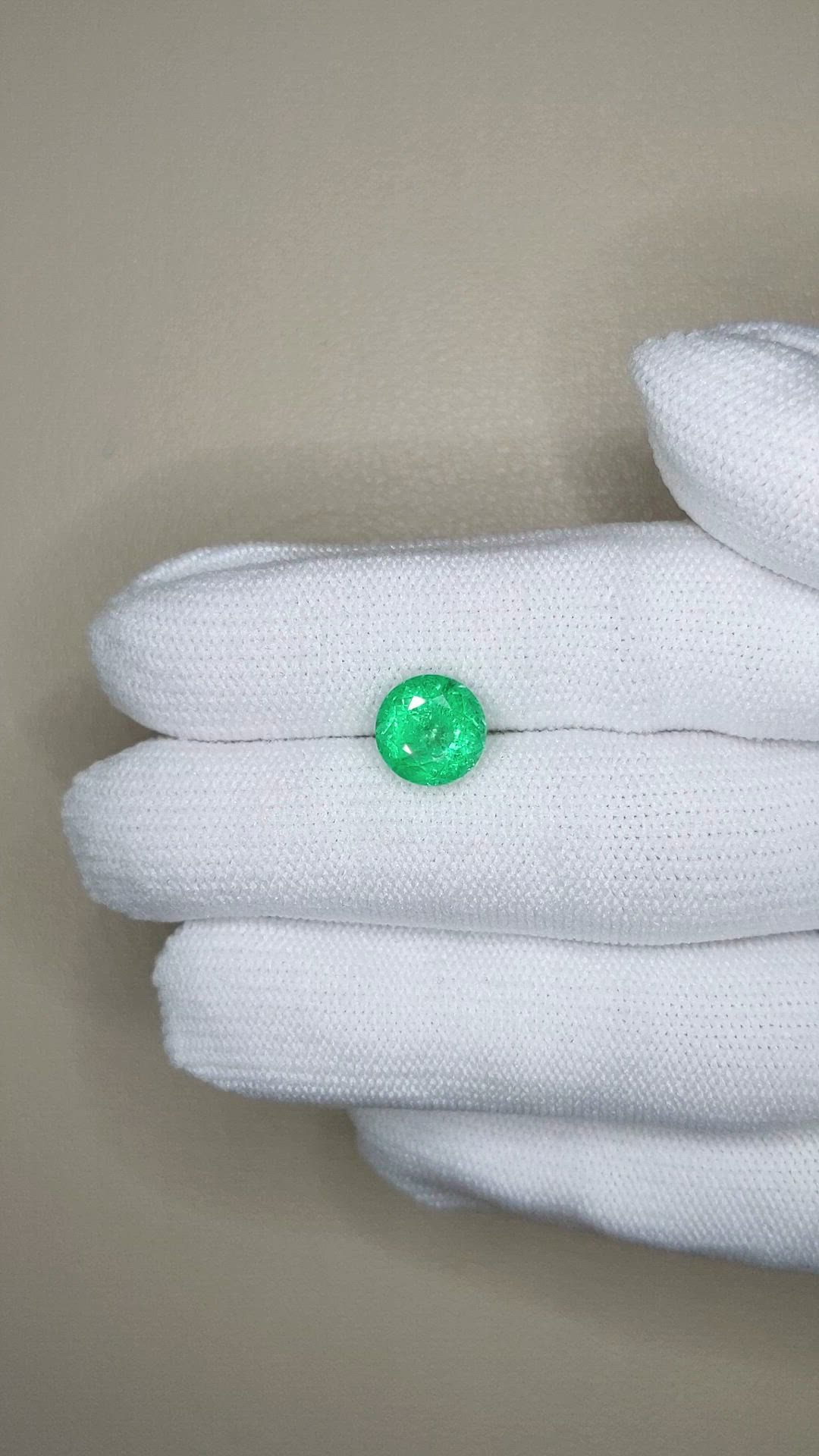 2.56 Ct. Emerald from Russia Size Video