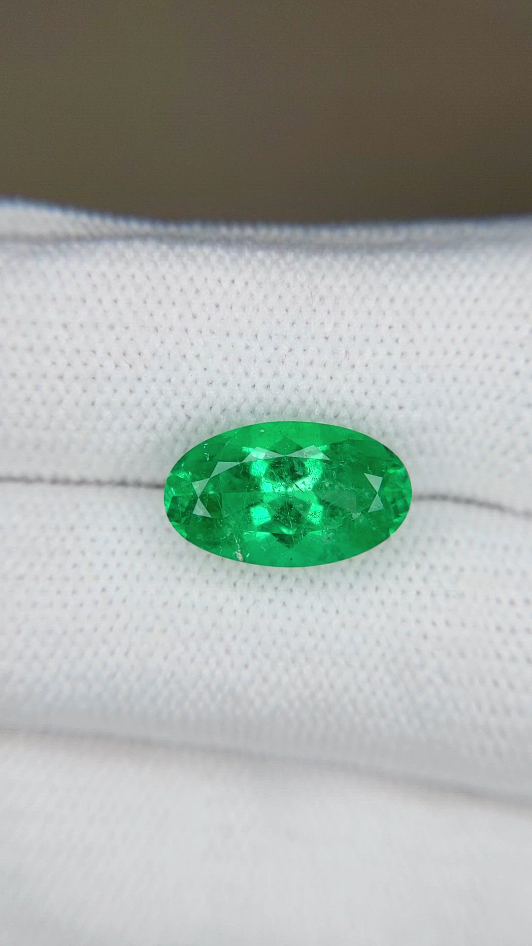 3.84 Ct. Emerald from Russia Size Video