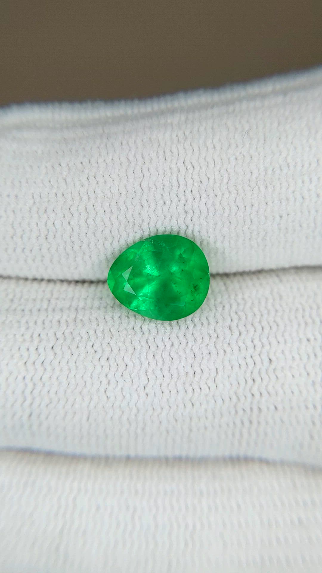1.82 Ct. Emerald from Russia Size Video