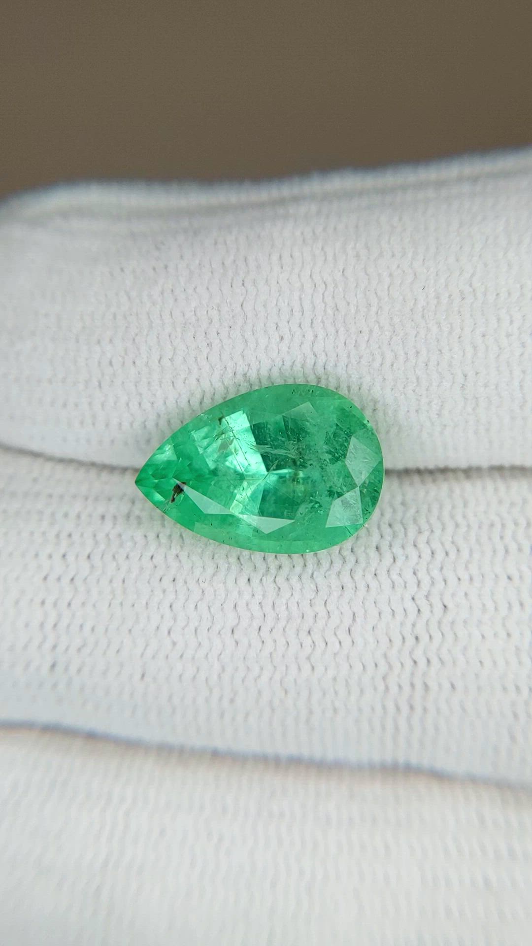4.71 Ct. Emerald from Russia Size Video
