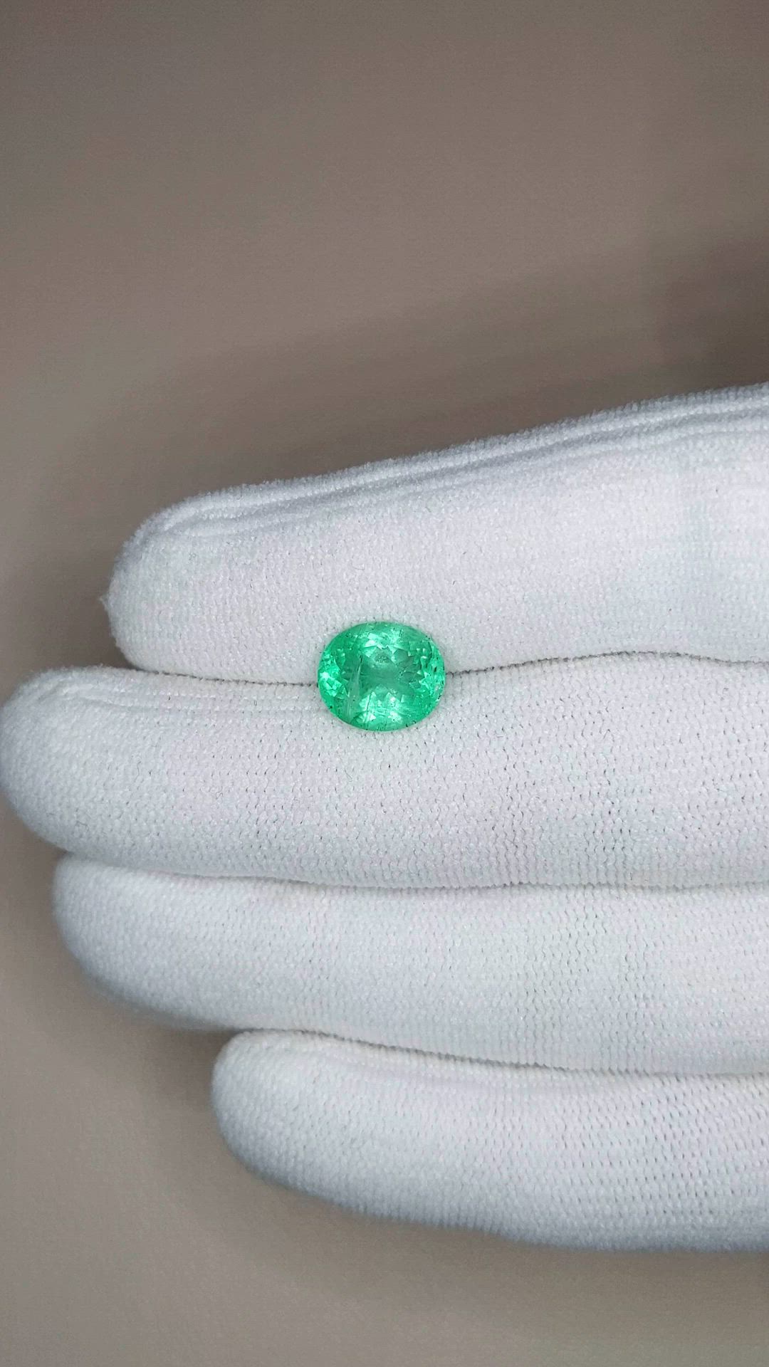 2.41 Ct. Emerald from Russia Size Video