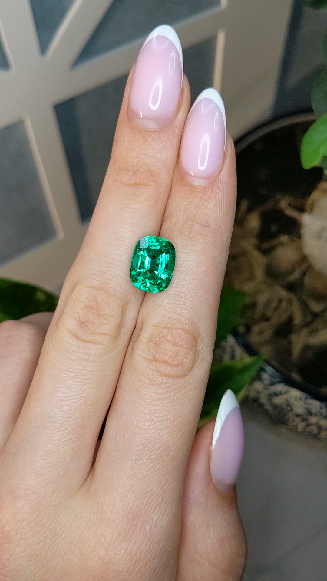 5.19 Ct. Emerald from Zambia Size Video