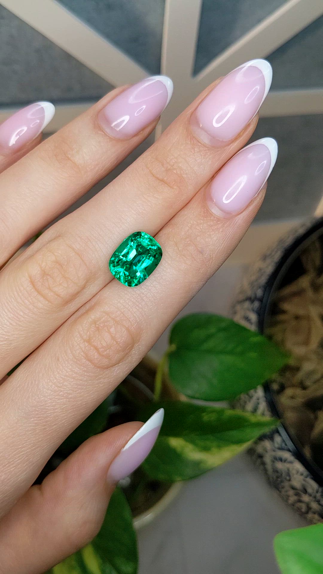 5.19 Ct. Emerald from Zambia Size Video