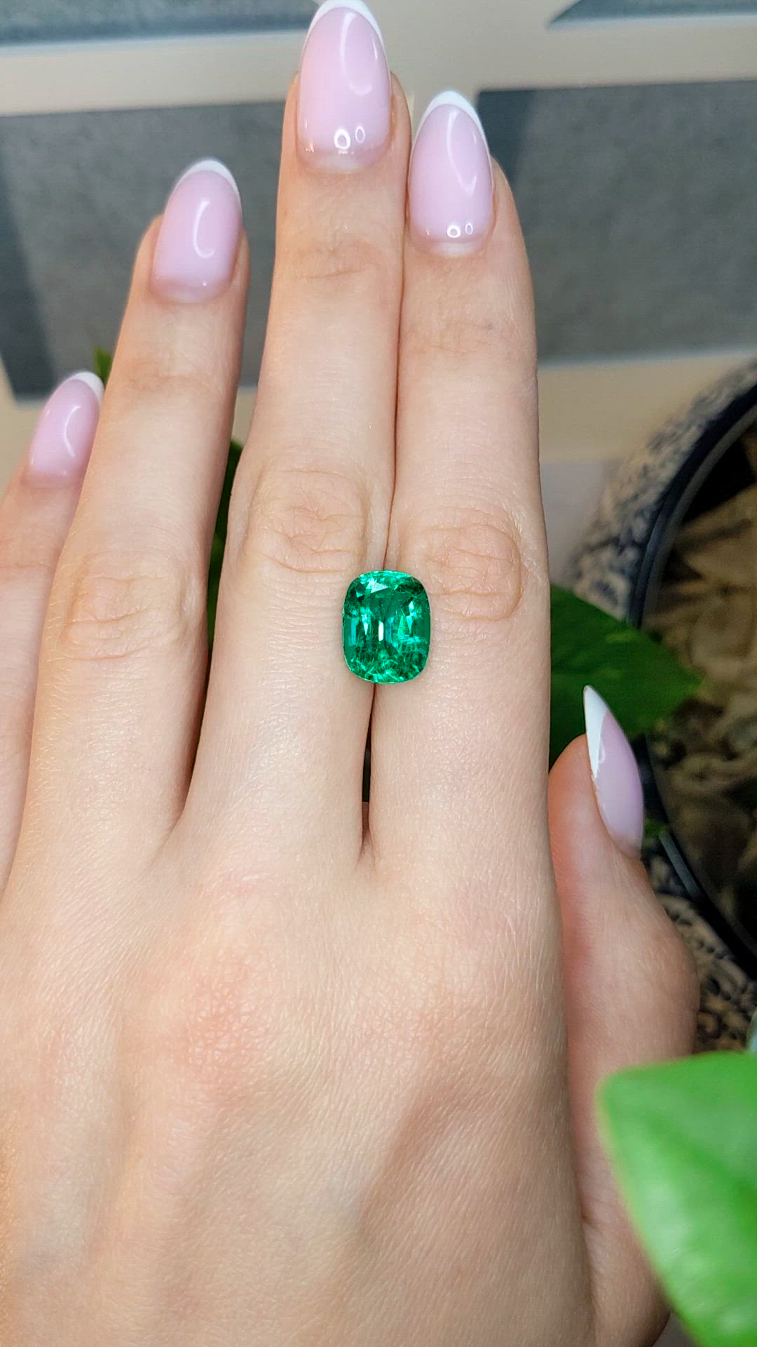 5.19 Ct. Emerald from Zambia Size Video