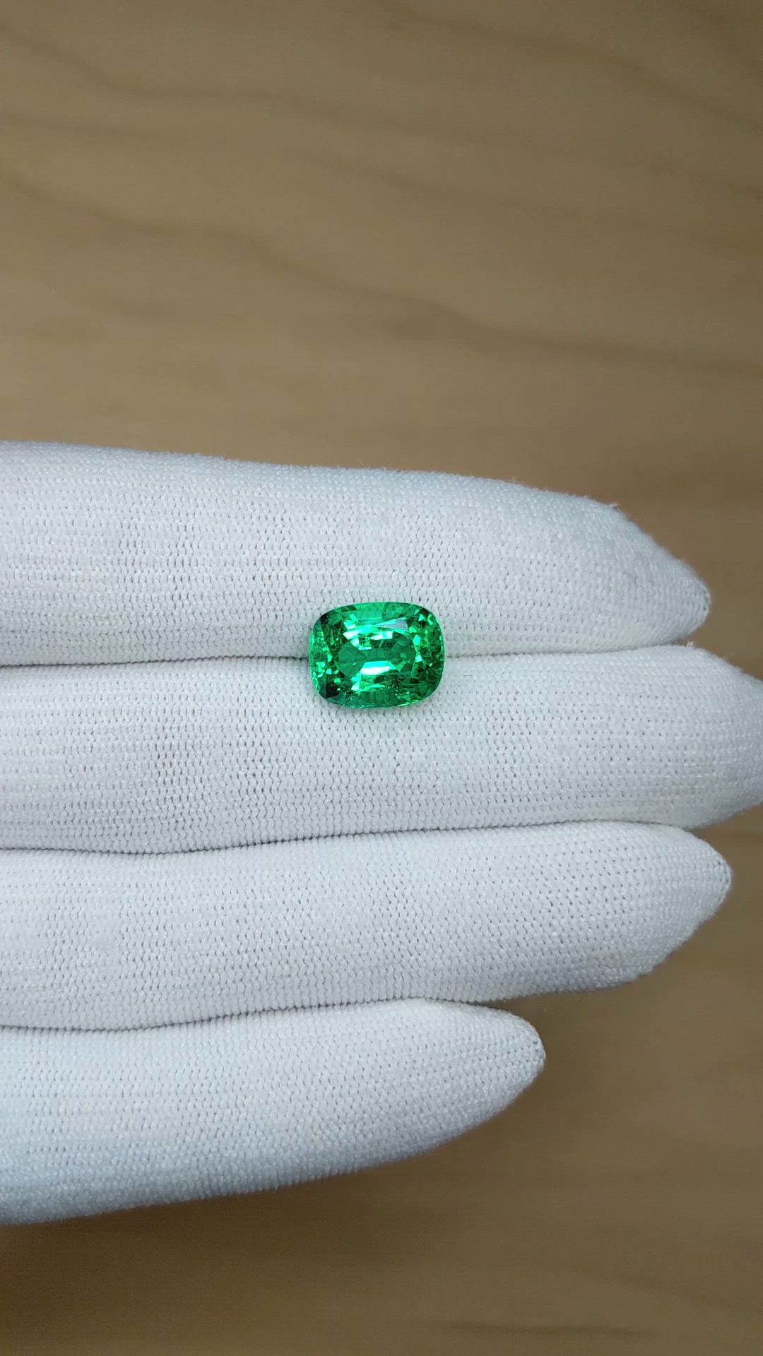5.19 Ct. Emerald from Zambia Size Video