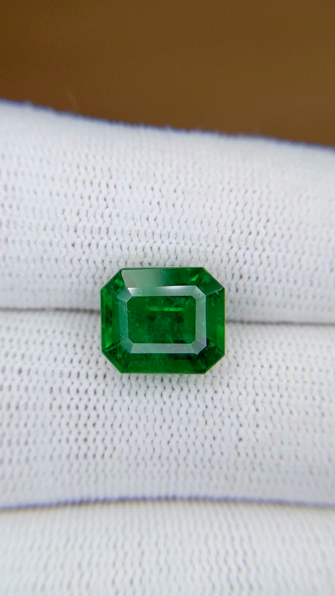 5.00 Ct. Emerald from Zambia Size Video