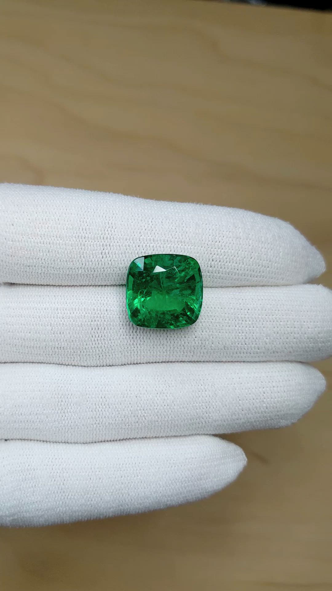 15.09 Ct. Emerald from Zambia Size Video
