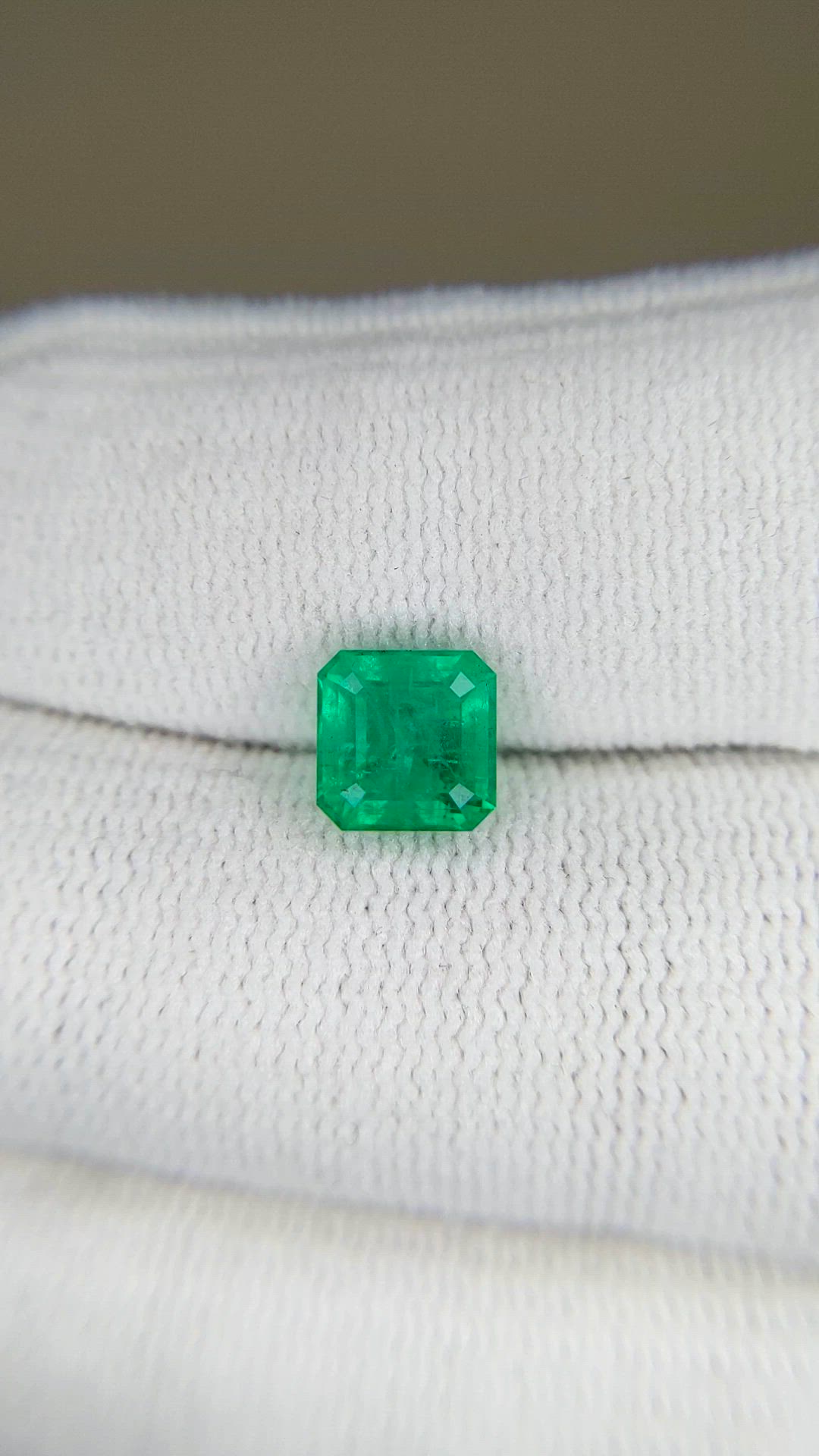 1.61 Ct. Emerald from Russia Size Video