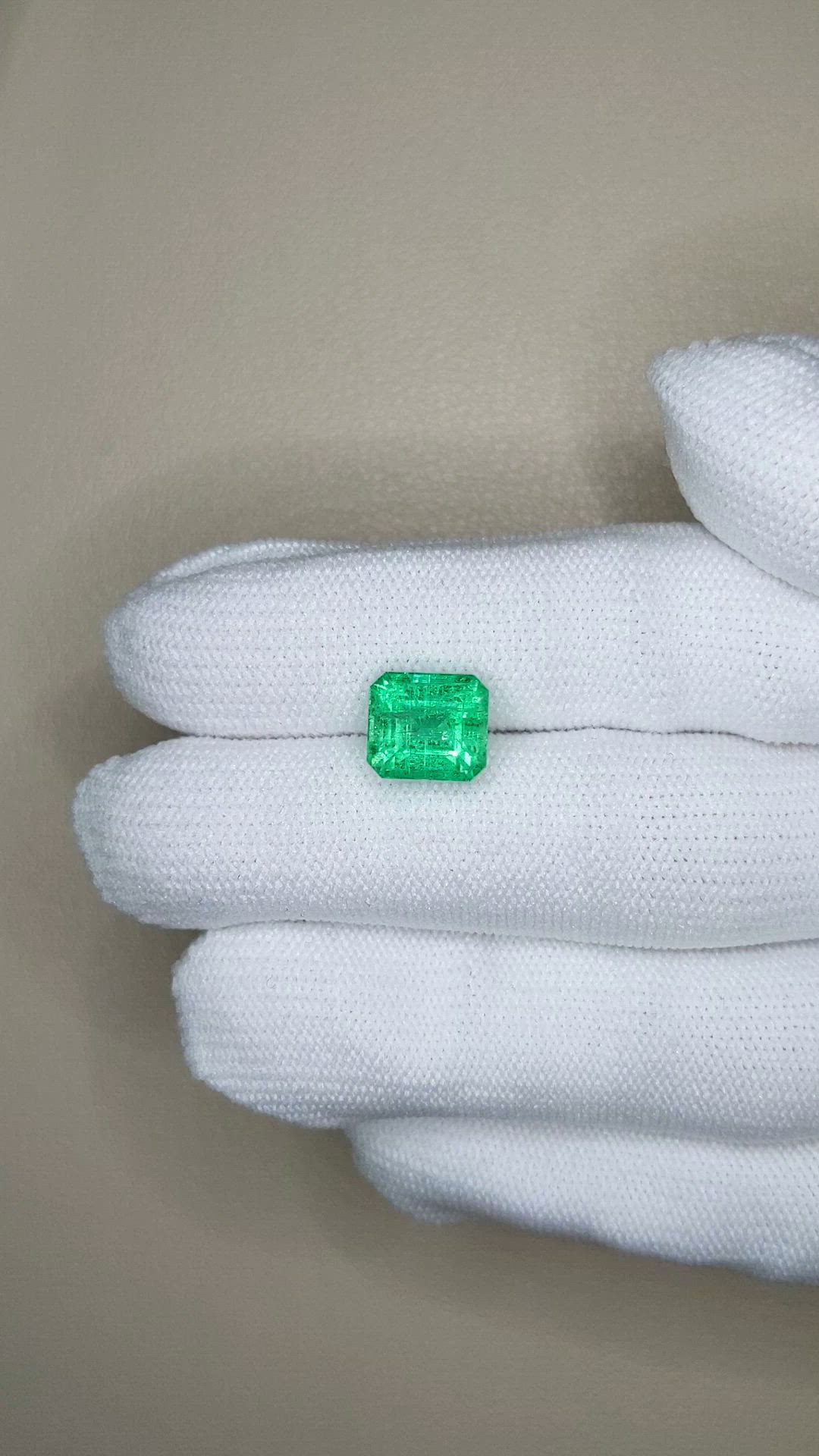 3.95 Ct. Emerald from Russia Size Video