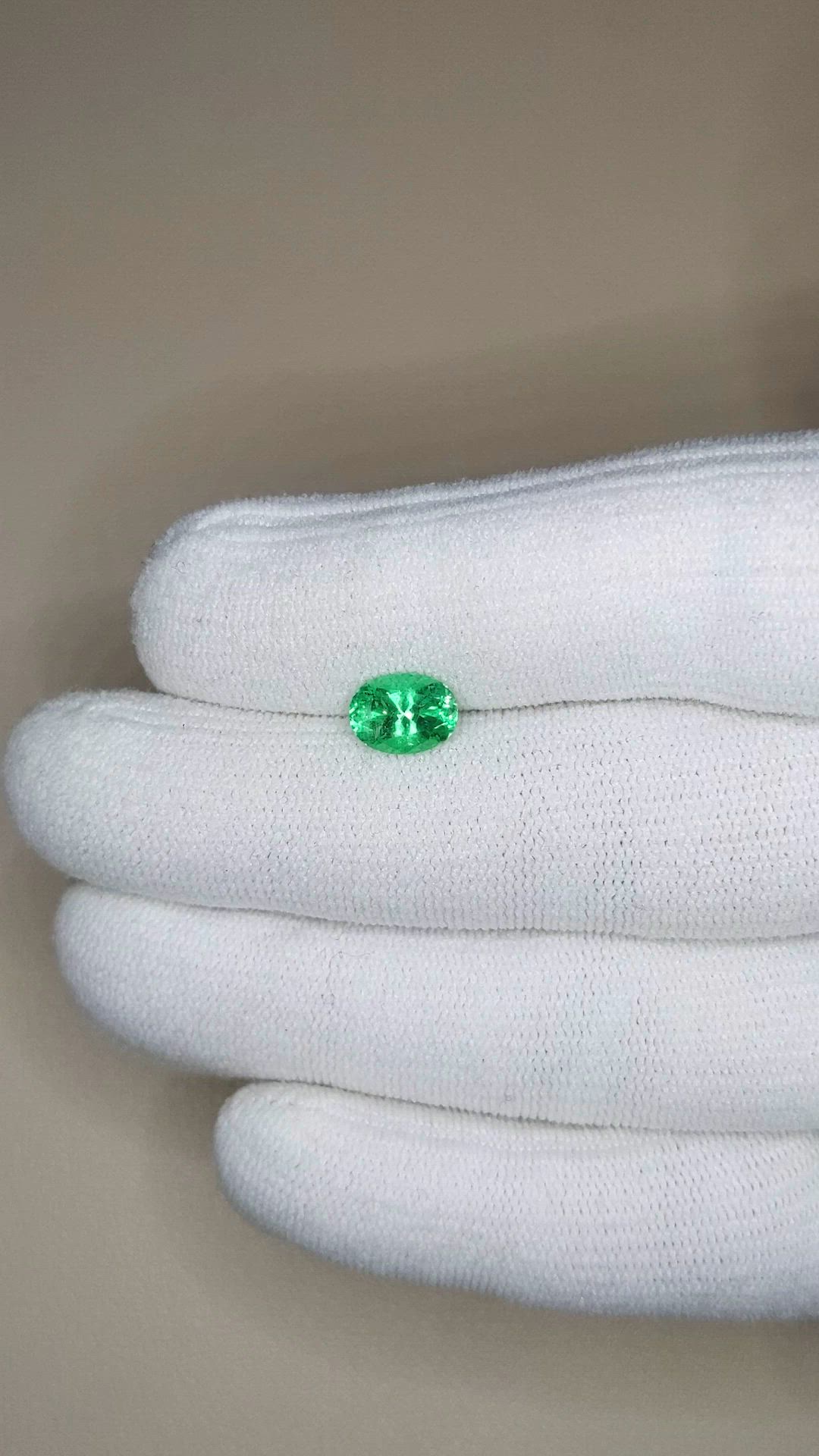 1.39 Ct. Emerald from Russia Size Video