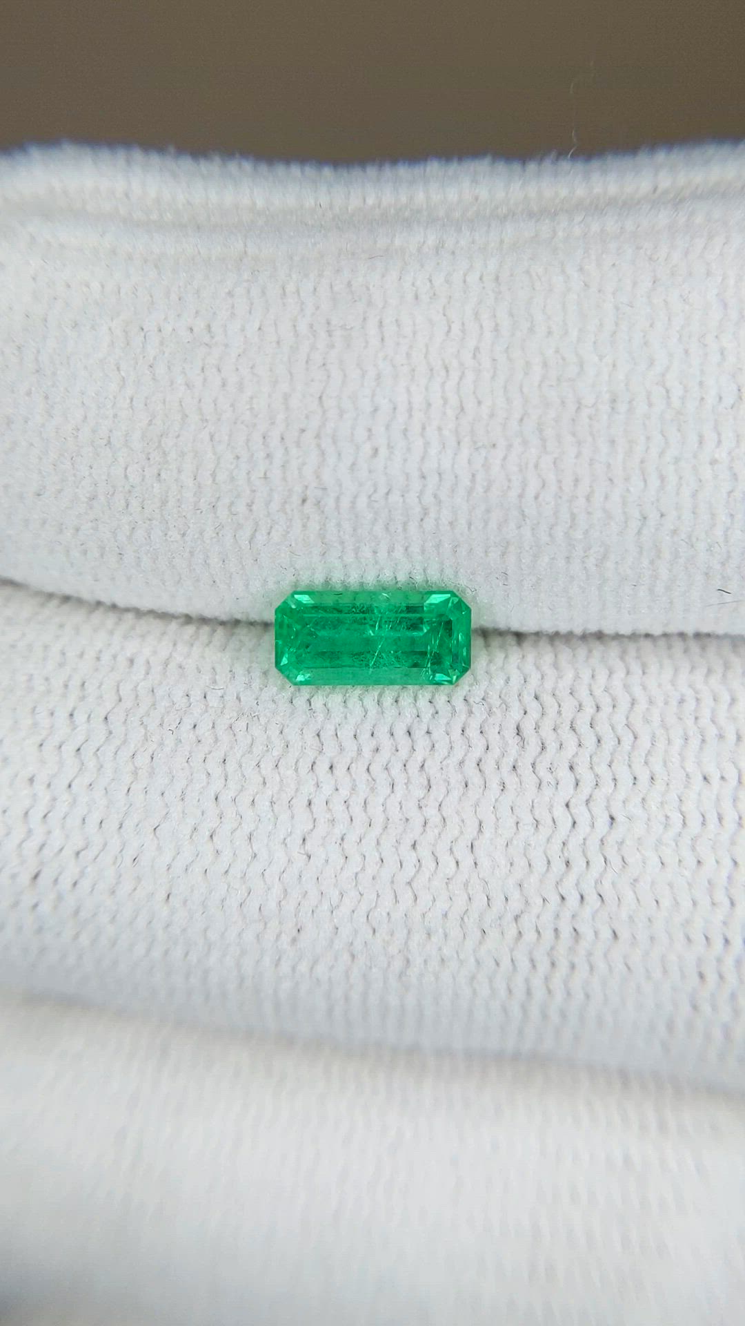 0.72 Ct. Emerald from Russia Size Video