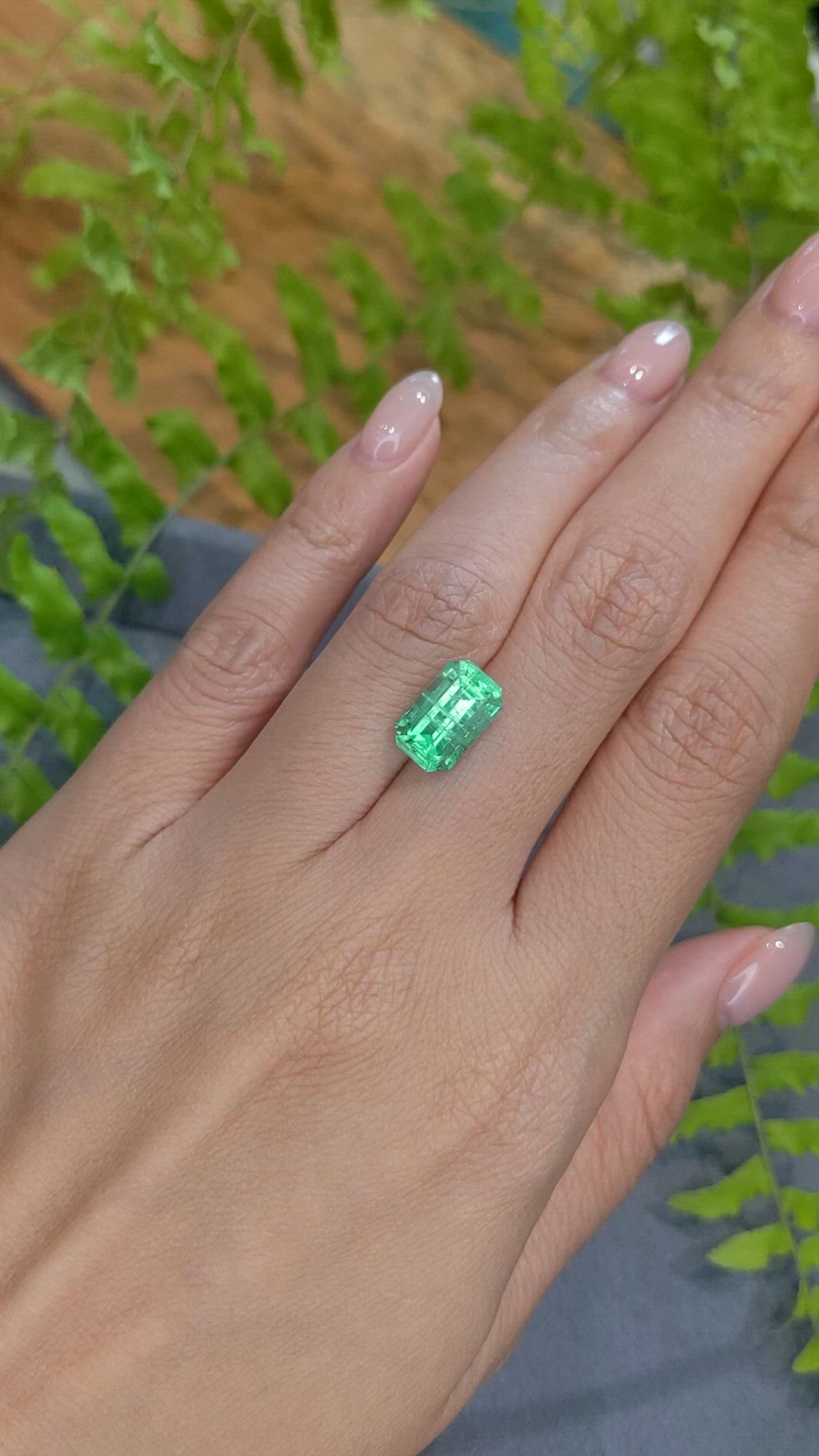 3.49 Ct. Emerald from Russia Size Video