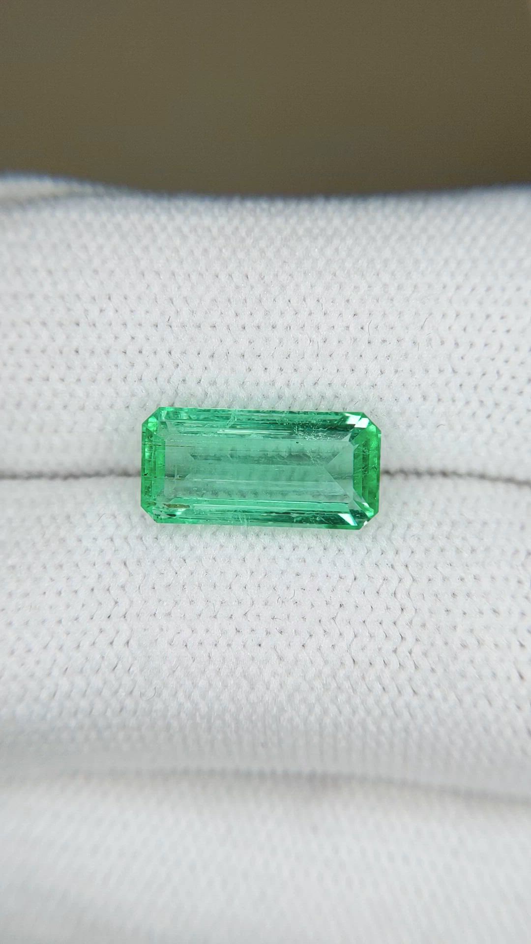 2.68 Ct. Emerald from Russia Size Video