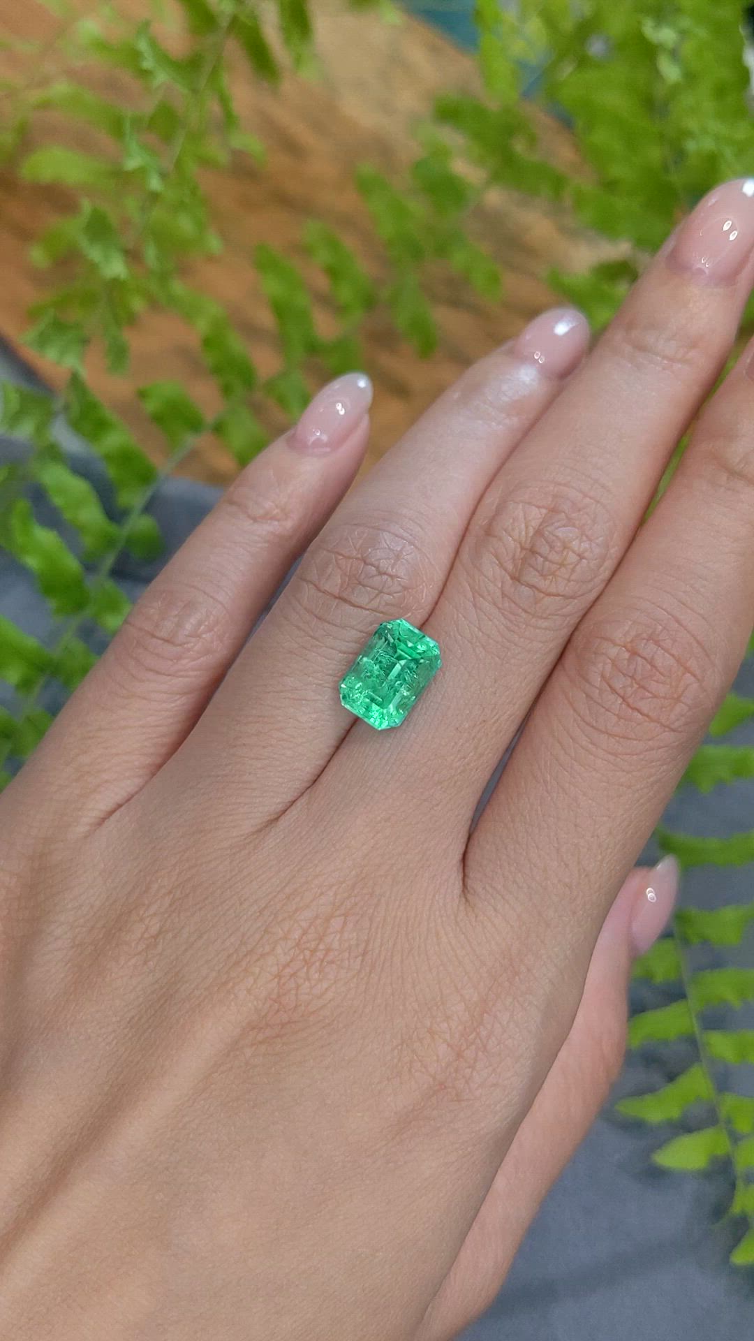 3.38 Ct. Emerald from Russia Size Video