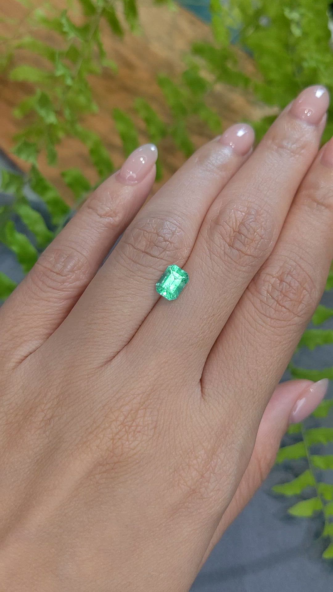 1.01 Ct. Emerald from Russia Size Video