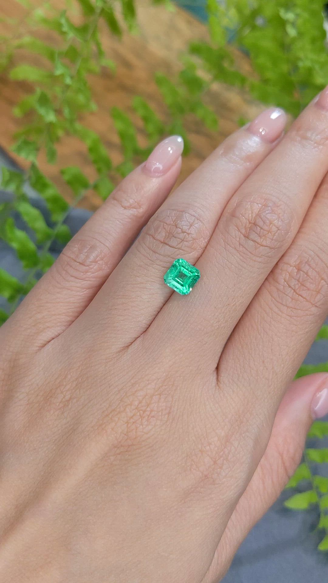 1.60 Ct. Emerald from Russia Size Video