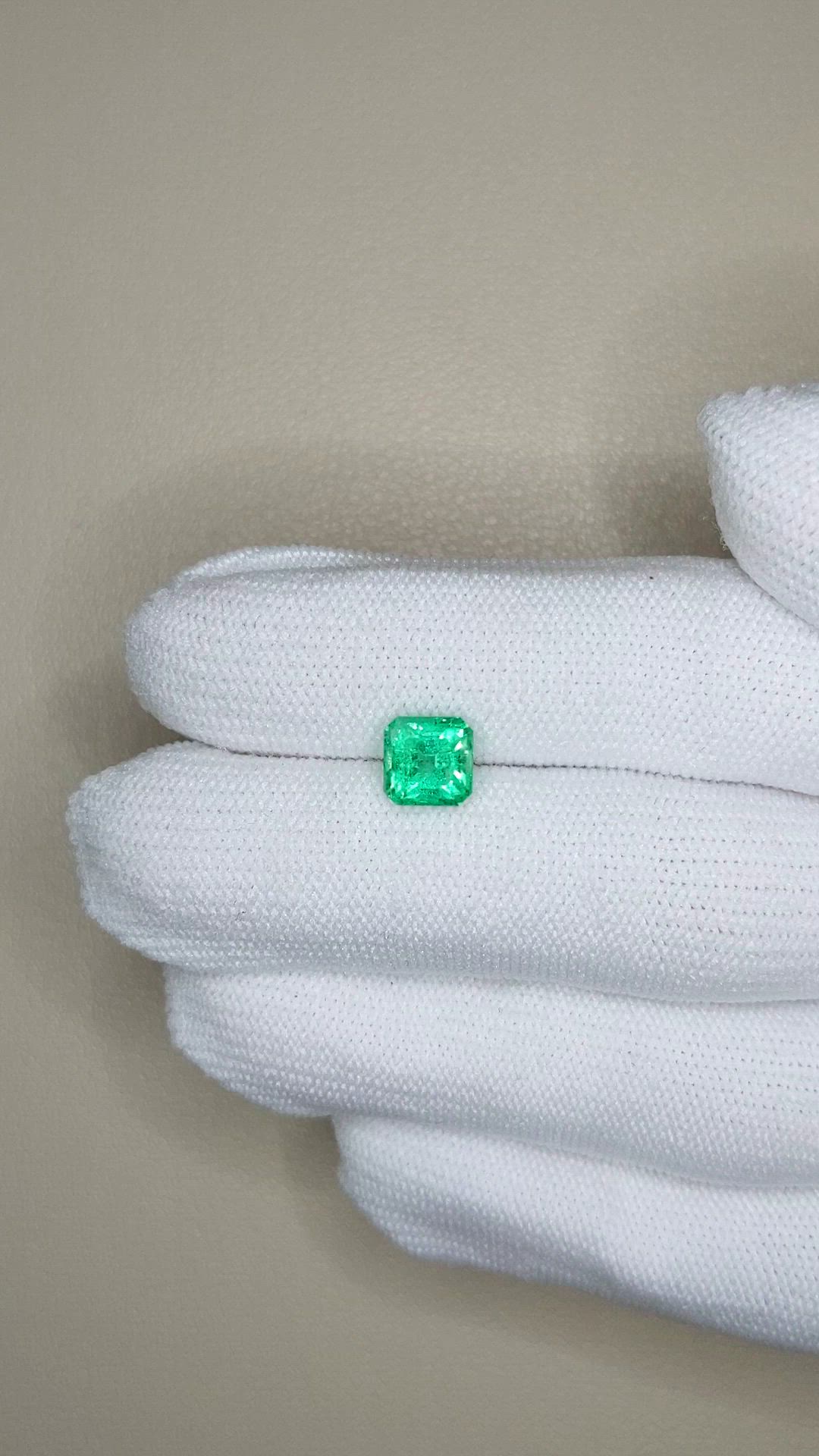 1.60 Ct. Emerald from Russia Size Video