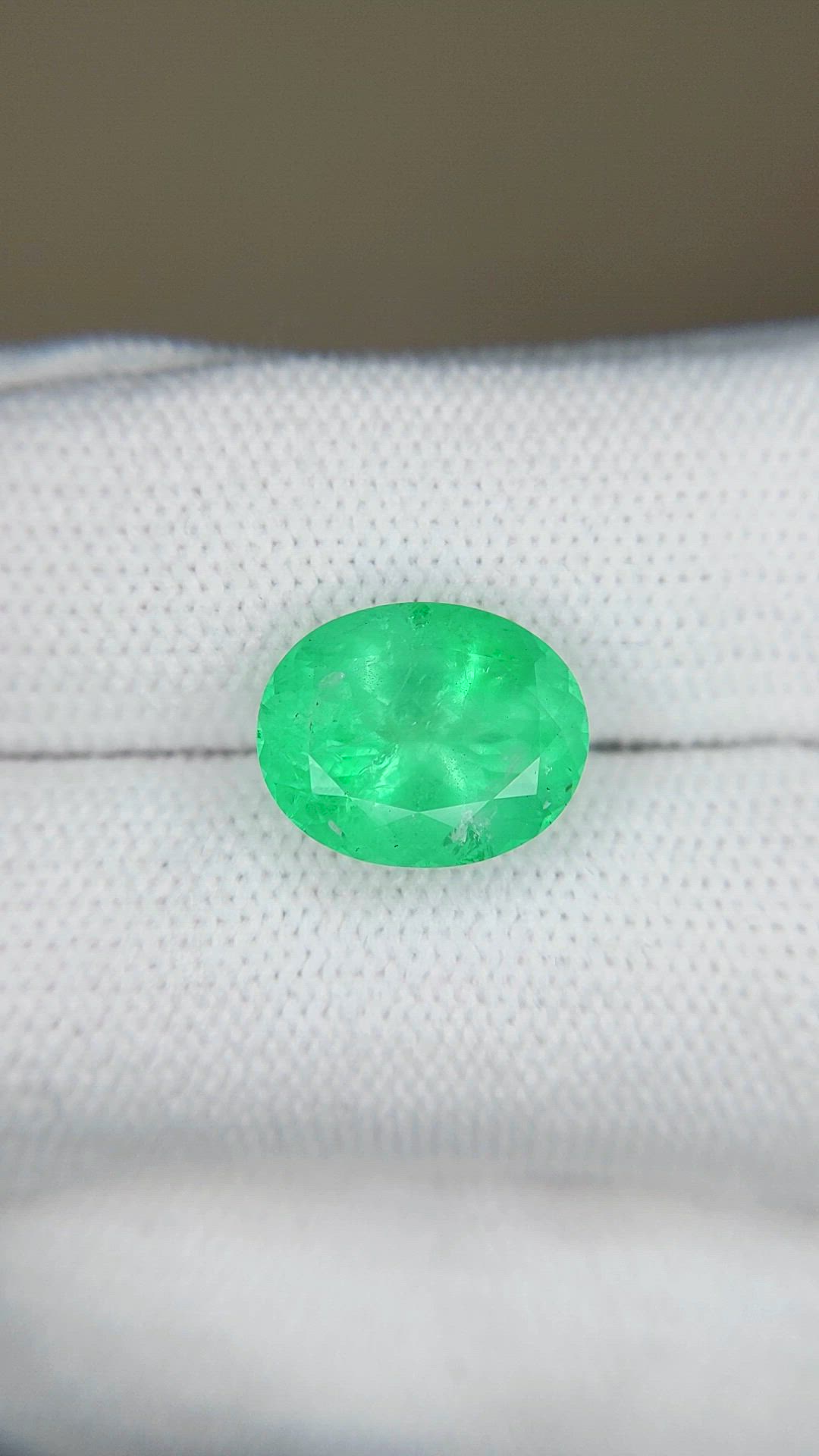 4.26 Ct. Emerald from Russia Size Video