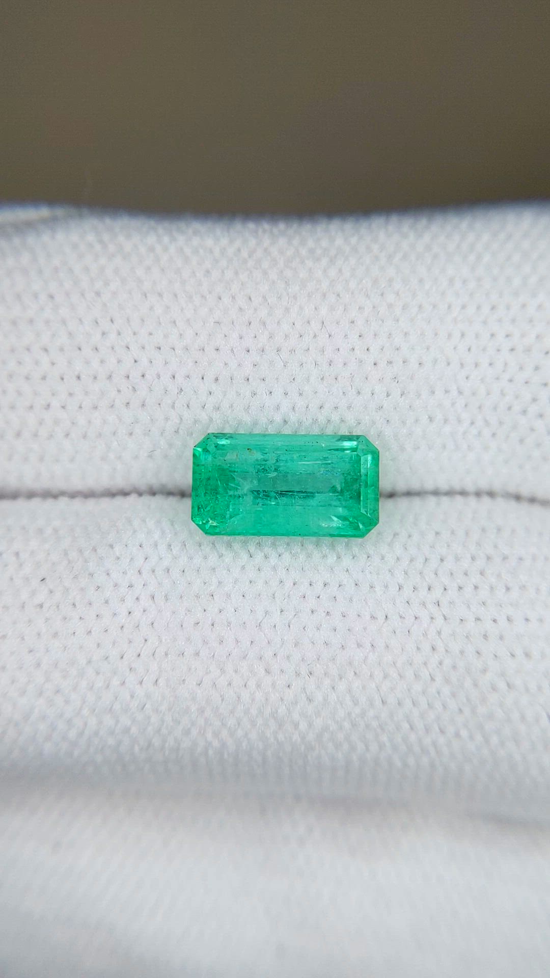 1.86 Ct. Emerald from Russia Size Video