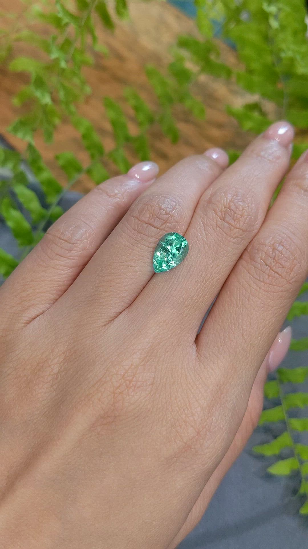2.19 Ct. Emerald from Russia Size Video