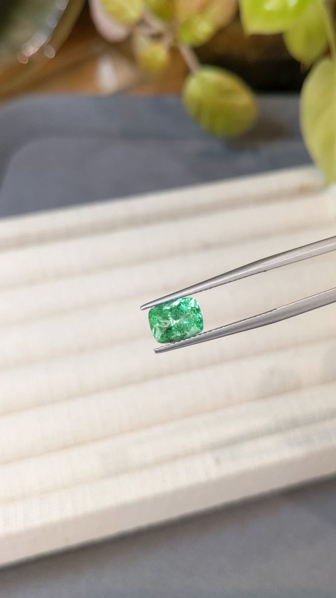 1.70 Ct. Emerald from Russia Size Video
