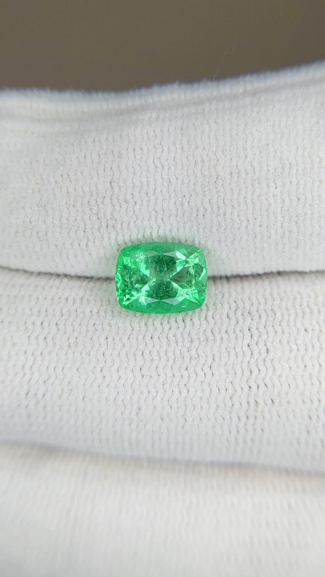 1.70 Ct. Emerald from Russia Size Video