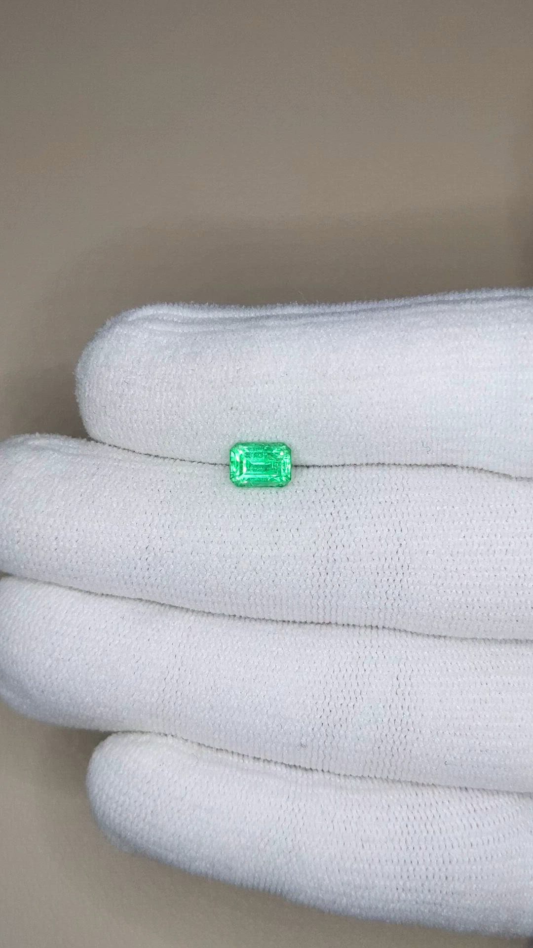 1.02 Ct. Emerald from Russia Size Video