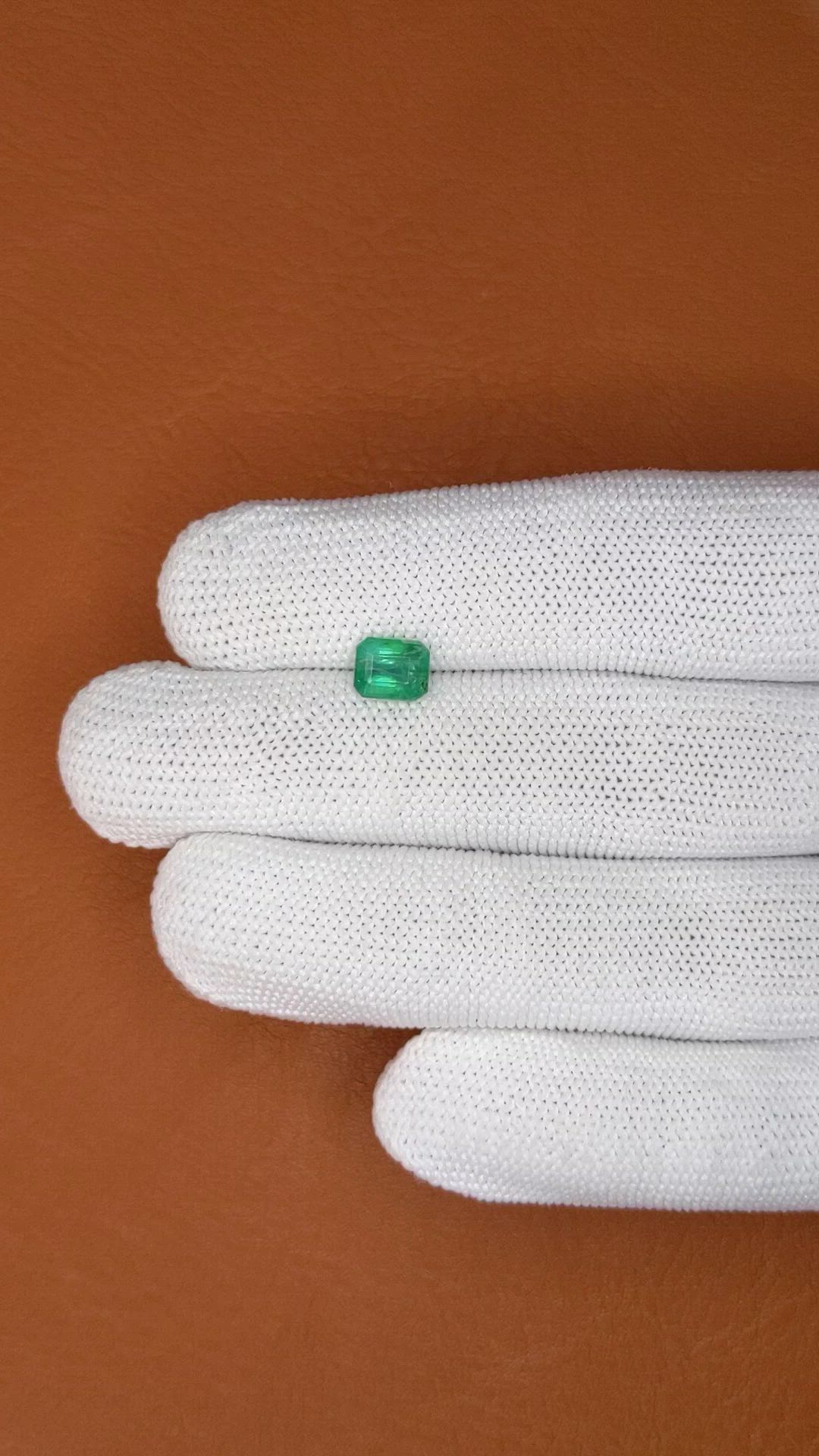 1.00 Ct. Emerald from Zambia Size Video