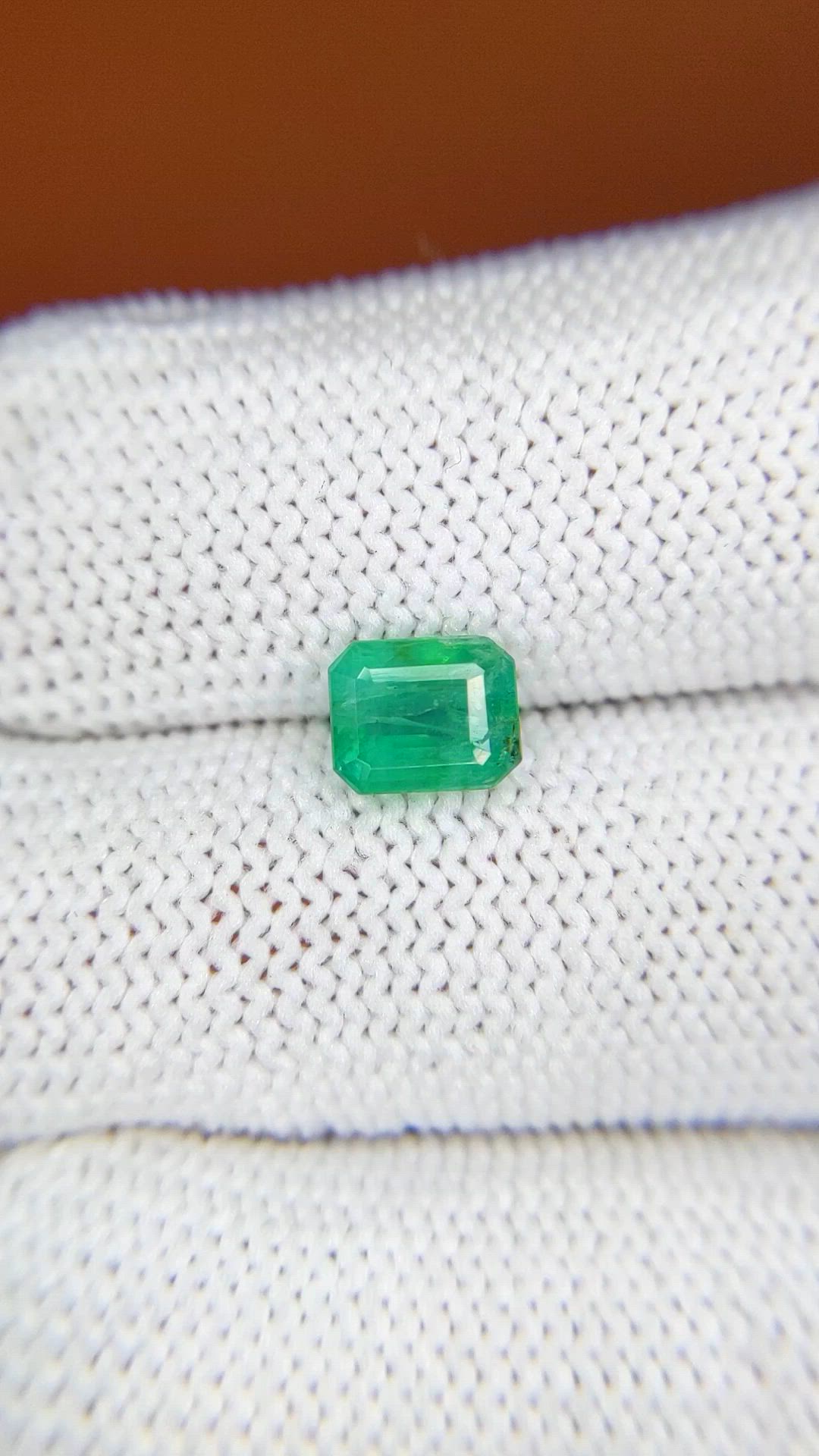 1.00 Ct. Emerald from Zambia Size Video