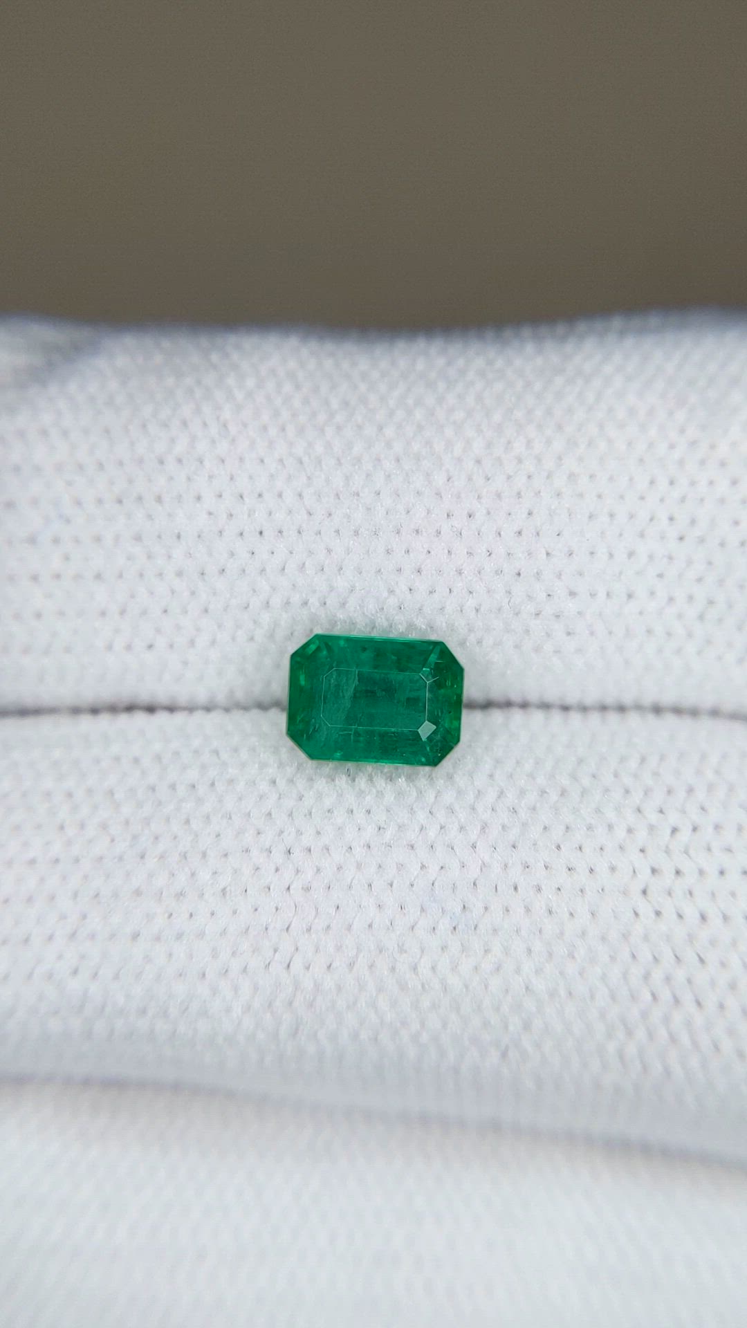 0.96 Ct. Emerald from Zambia Size Video