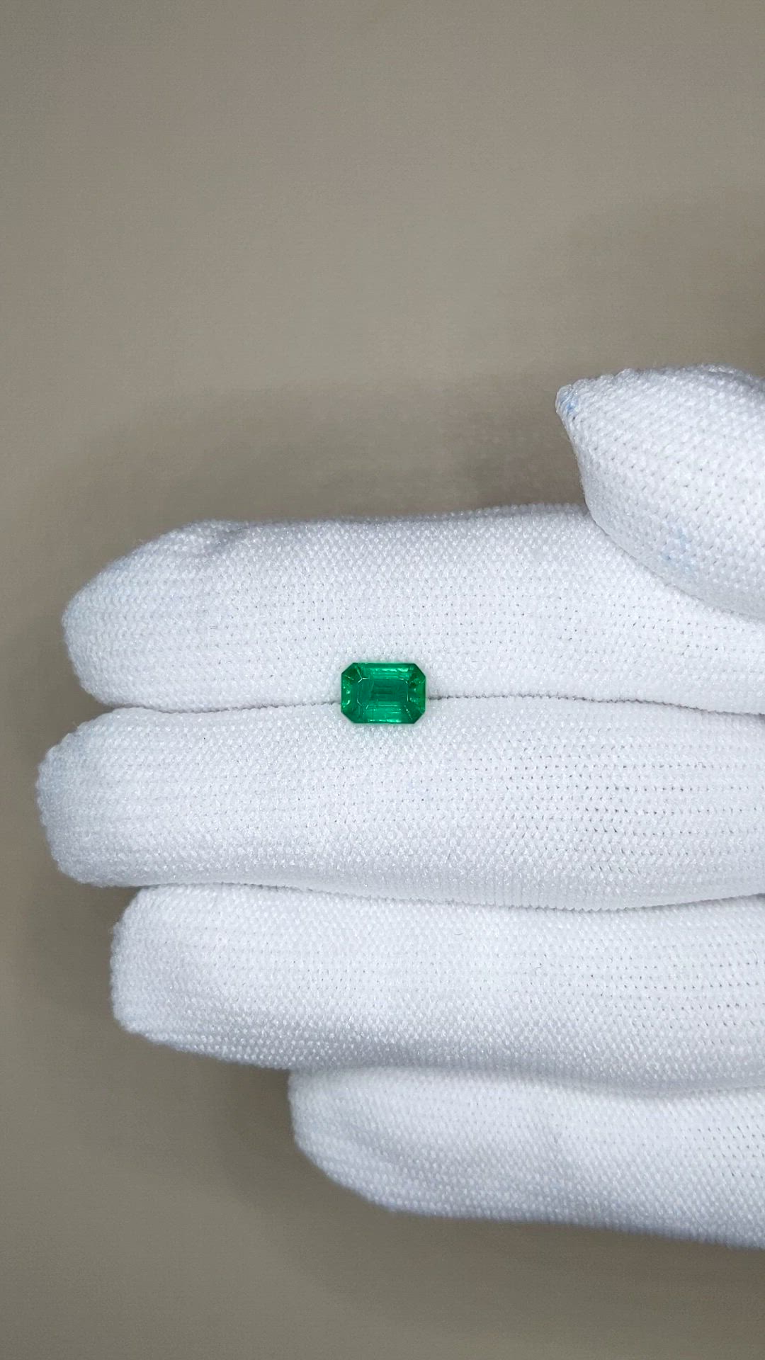 0.96 Ct. Emerald from Zambia Size Video