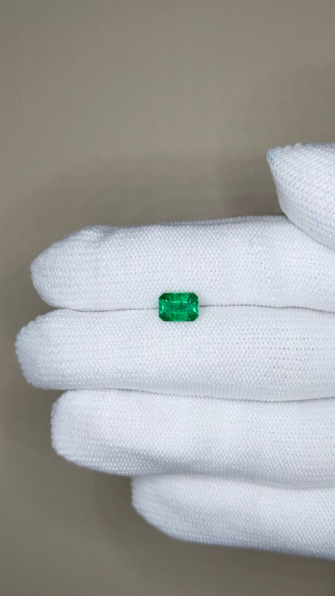 1.02 Ct. Emerald from Zambia Size Video