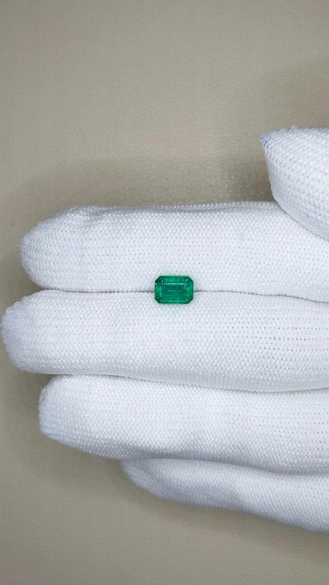 0.94 Ct. Emerald from Zambia Size Video