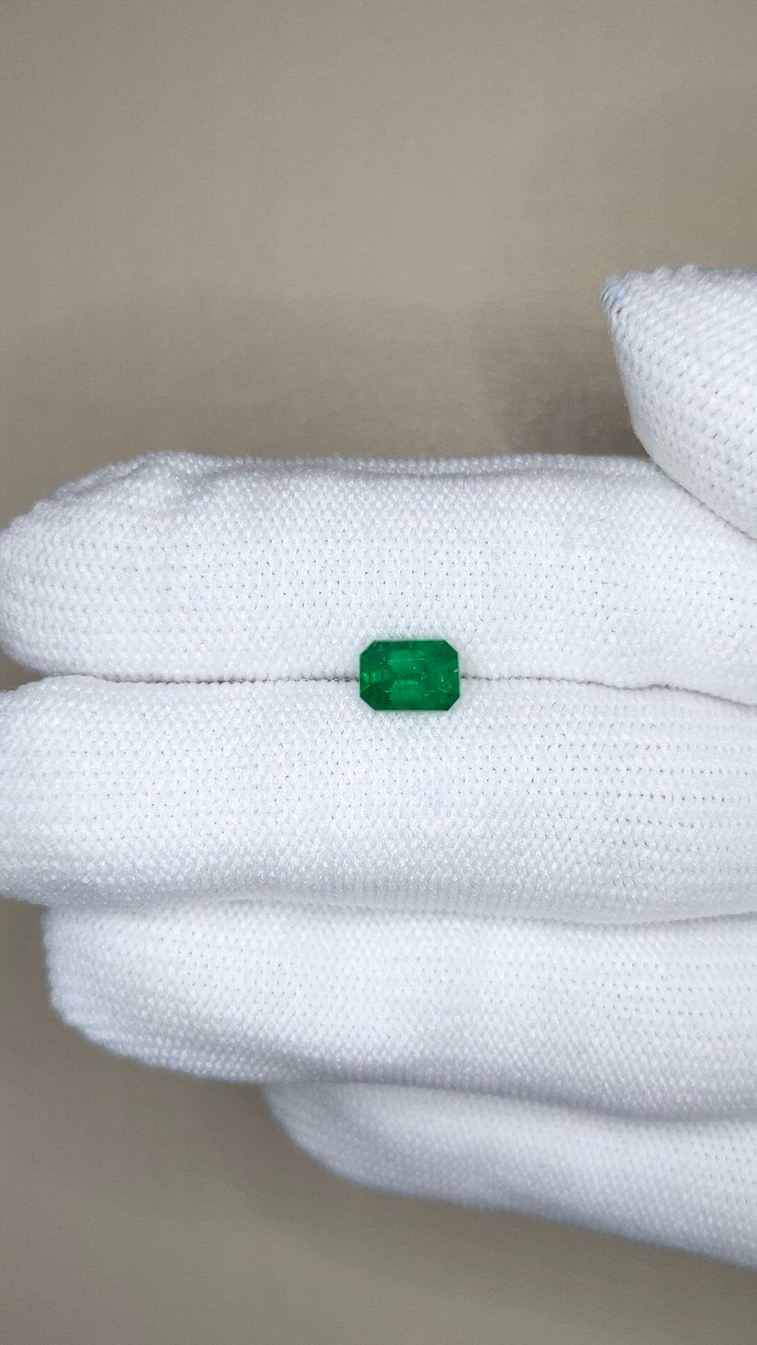 0.88 Ct. Emerald from Zambia Size Video