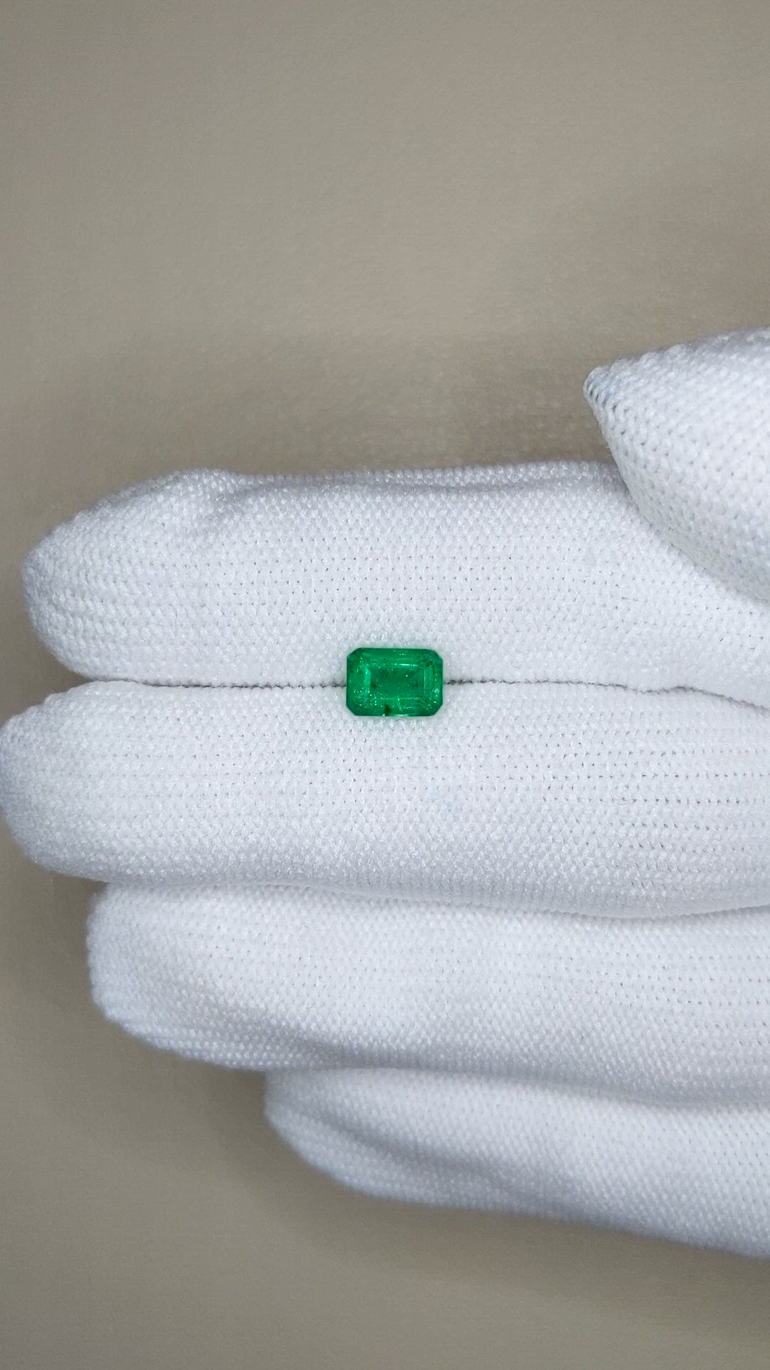0.82 Ct. Emerald from Zambia Size Video