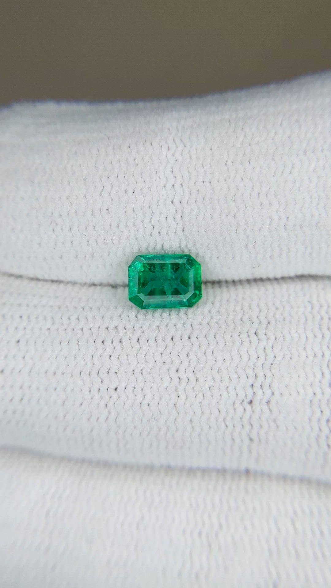 0.85 Ct. Emerald from Zambia Size Video