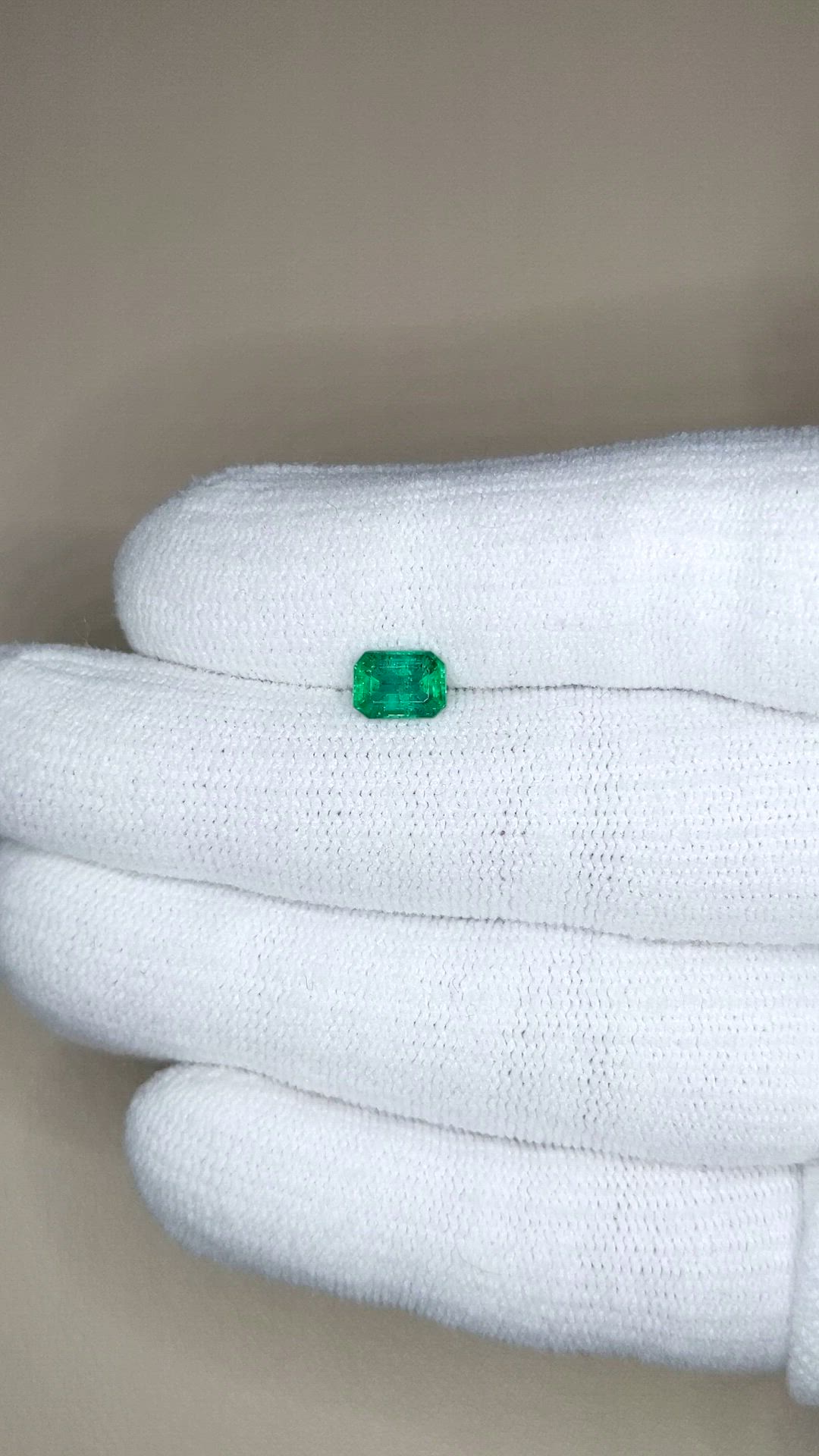 0.85 Ct. Emerald from Zambia Size Video