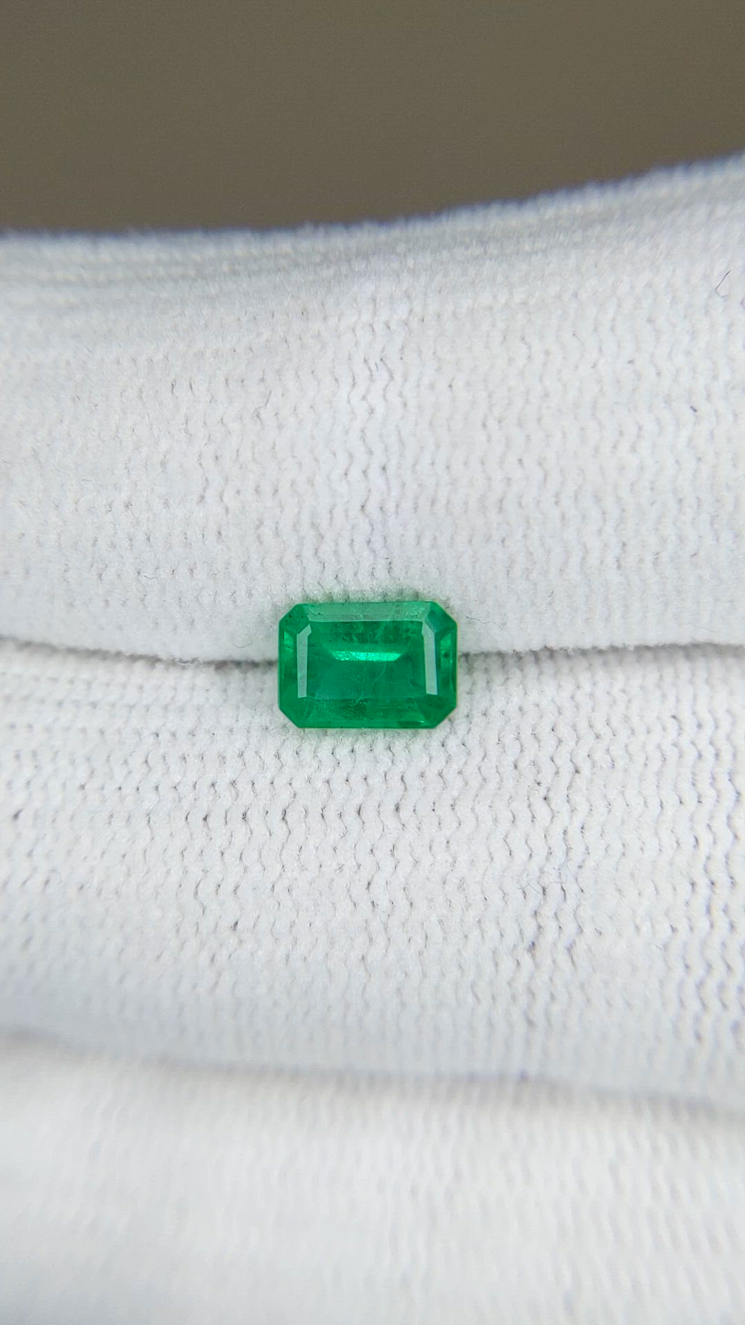 0.89 Ct. Emerald from Zambia Size Video