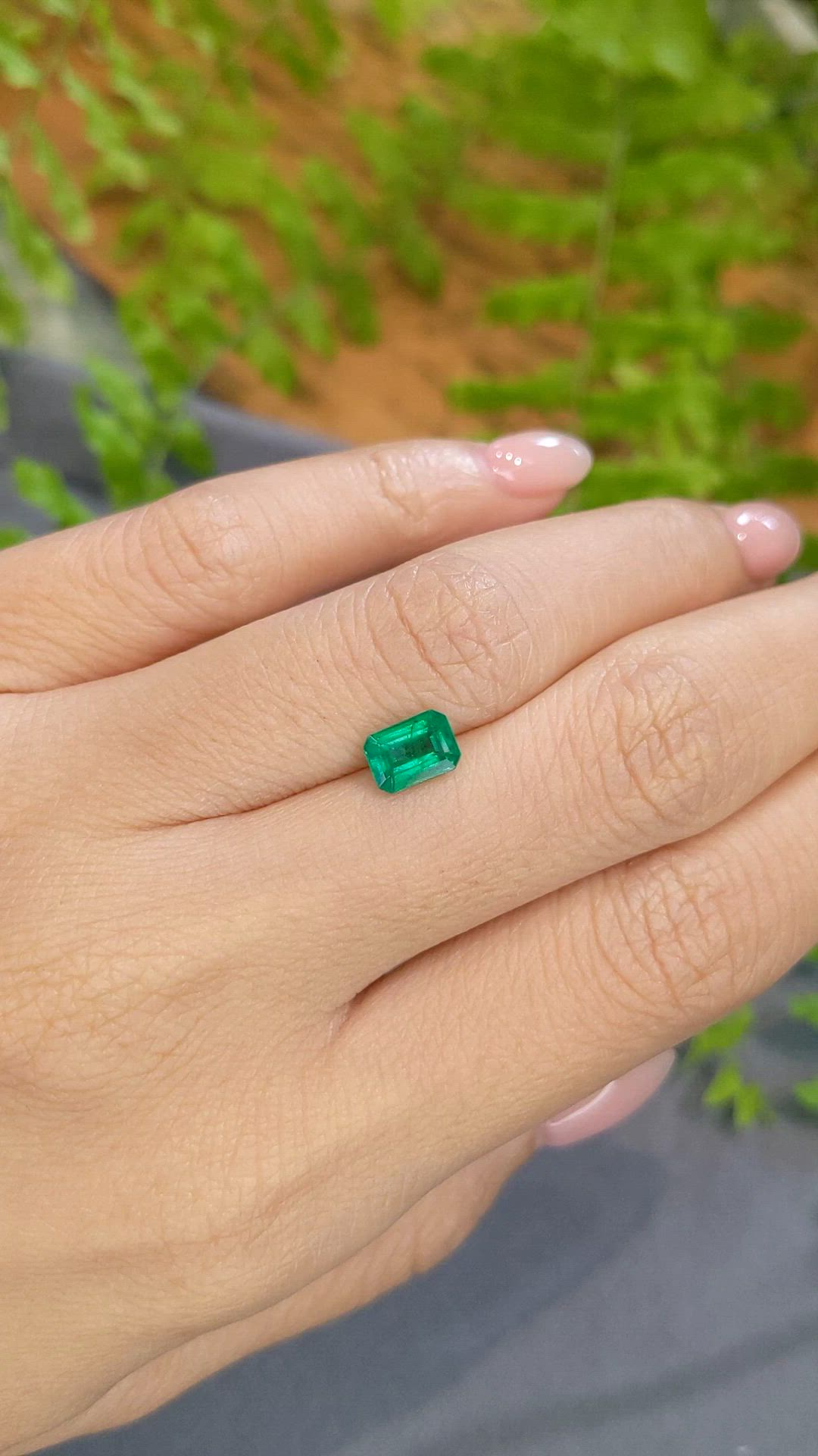 0.89 Ct. Emerald from Zambia Size Video