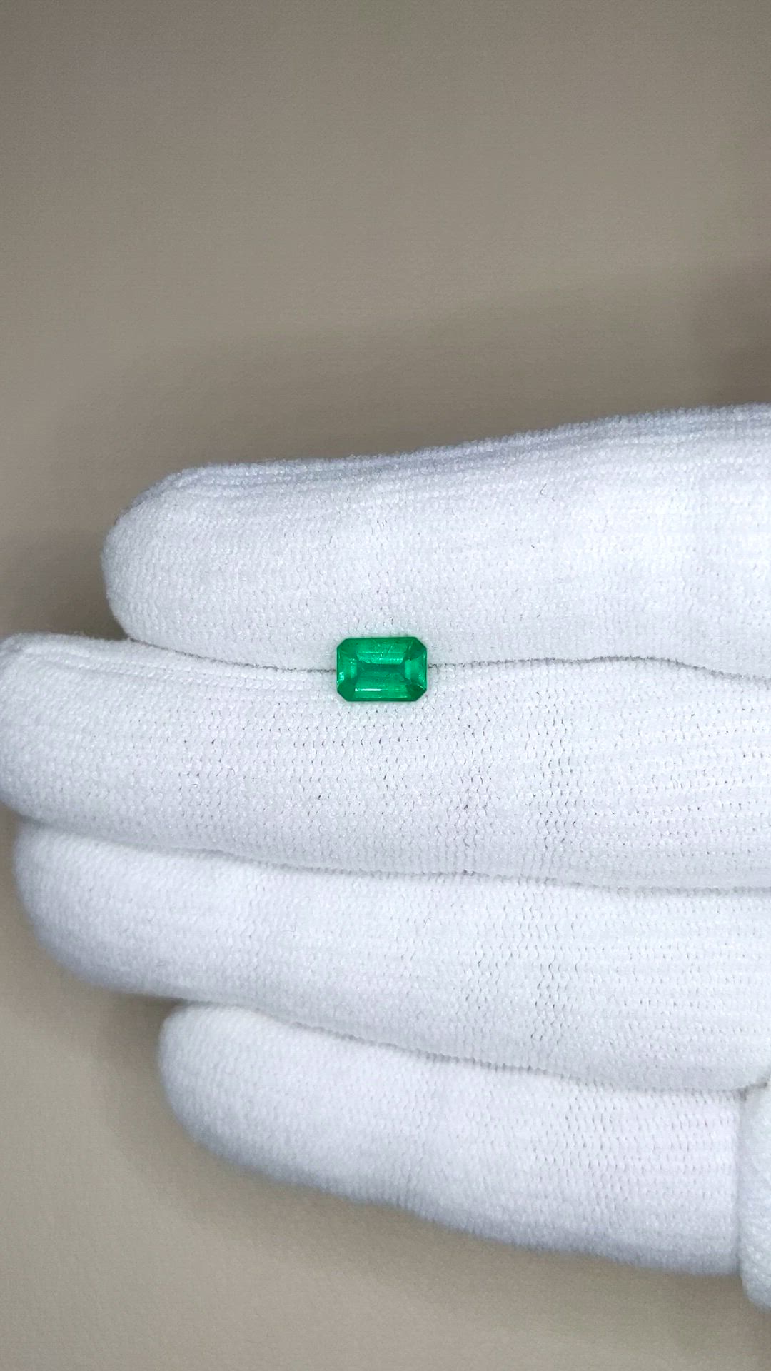 0.89 Ct. Emerald from Zambia Size Video