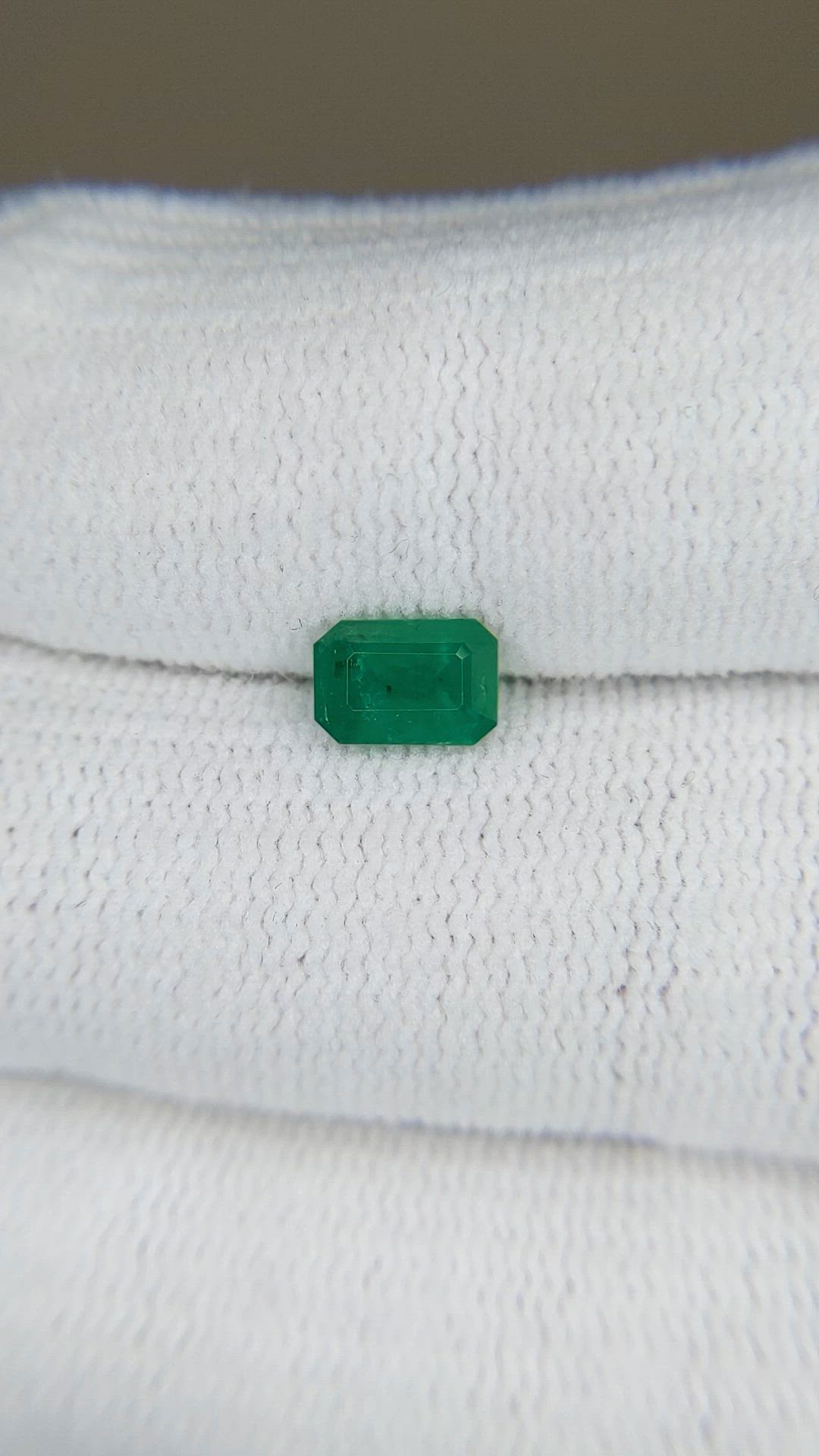 0.73 Ct. Emerald from Zambia Size Video