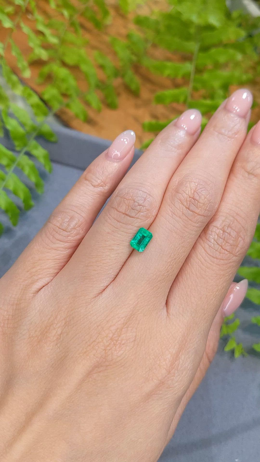 0.85 Ct. Emerald from Zambia Size Video