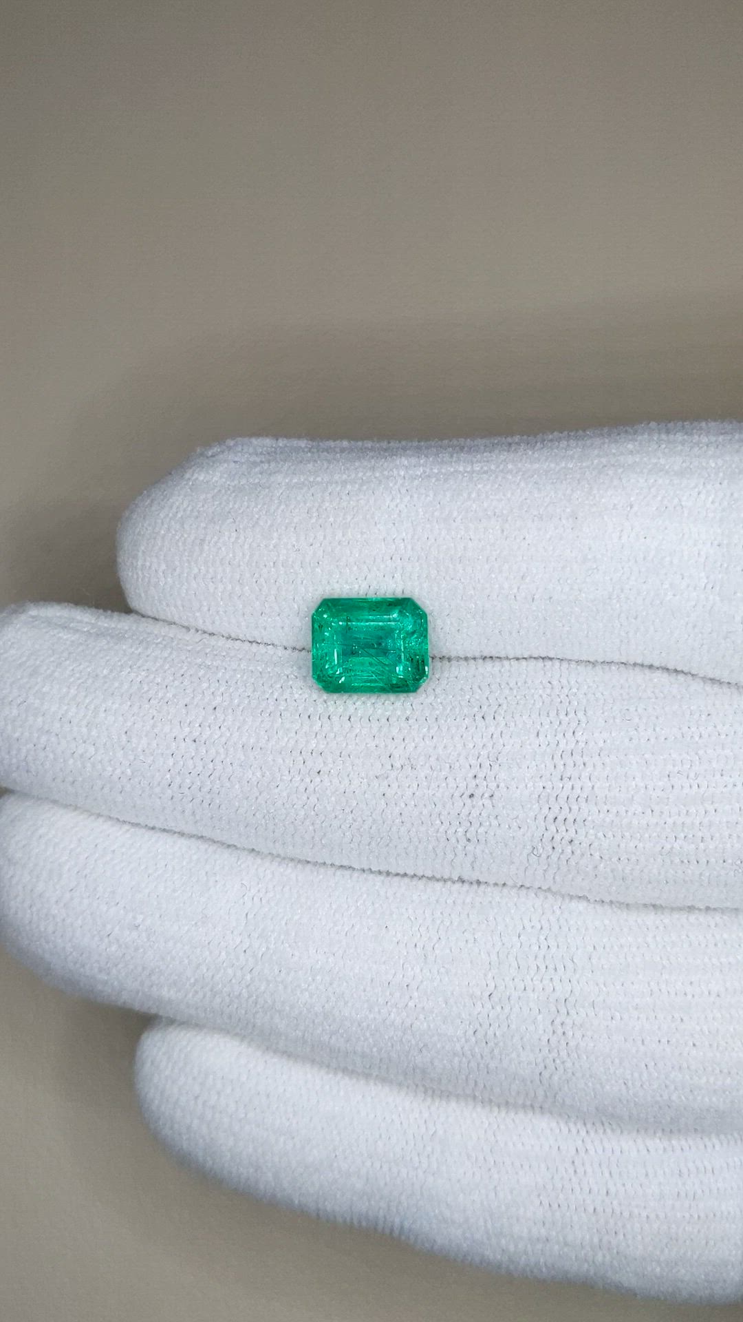 2.53 Ct. Emerald from Zambia Size Video