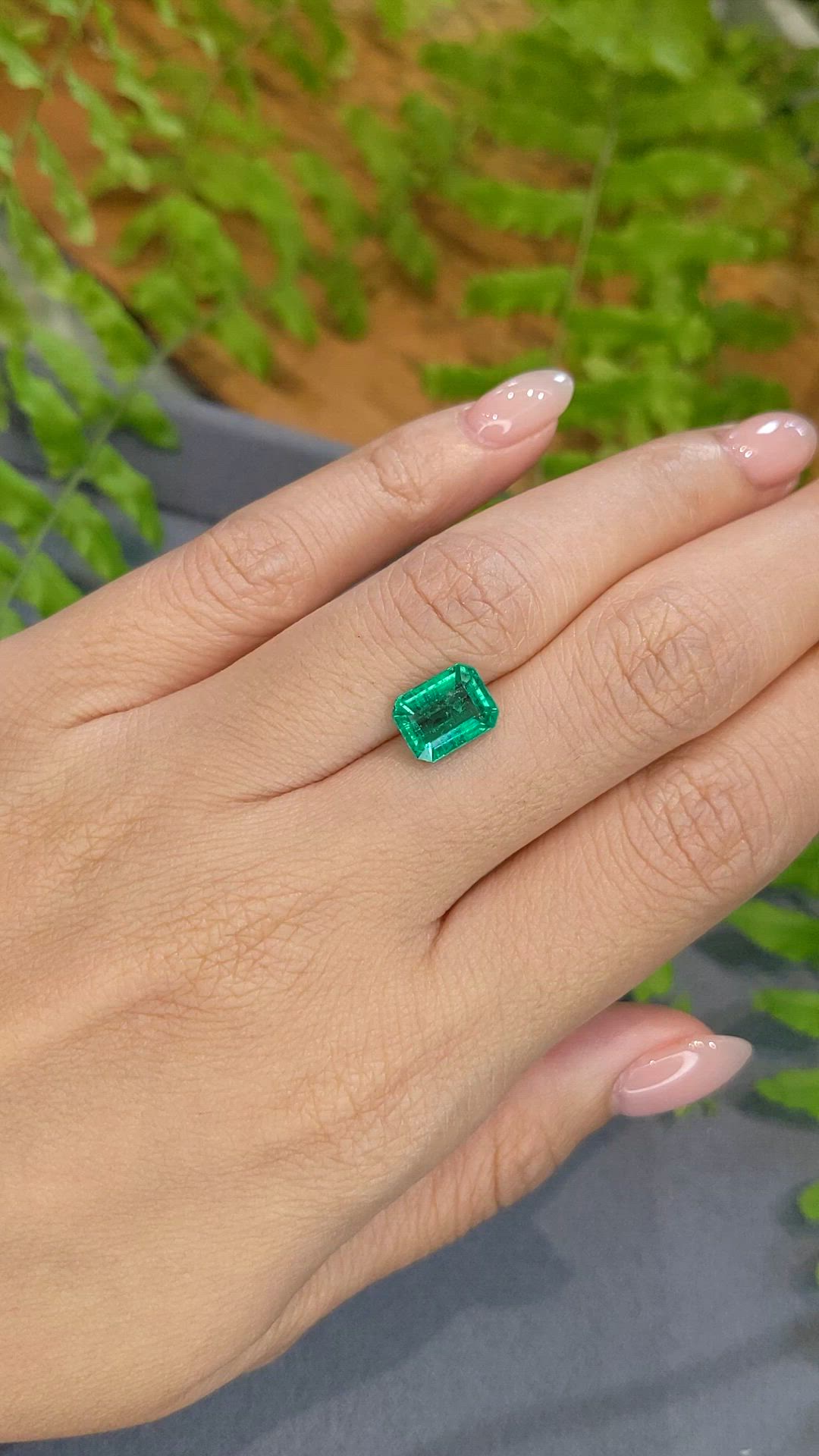 2.21 Ct. Emerald from Zambia Size Video