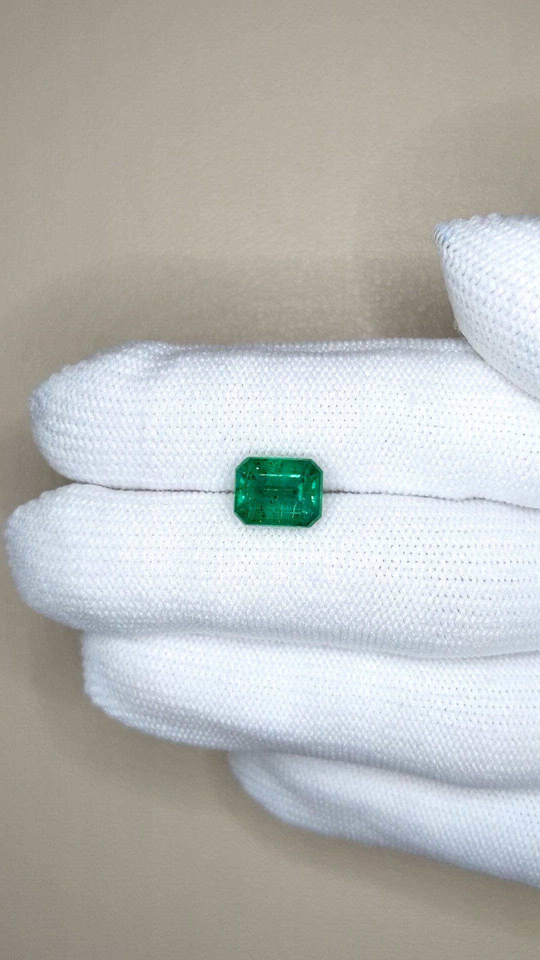 2.83 Ct. Emerald from Zambia Size Video