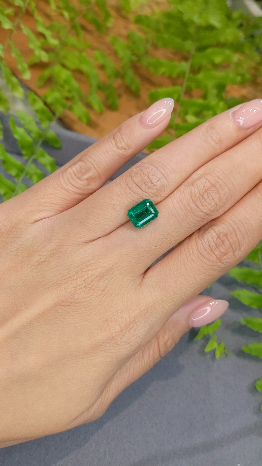 2.83 Ct. Emerald from Zambia Size Video