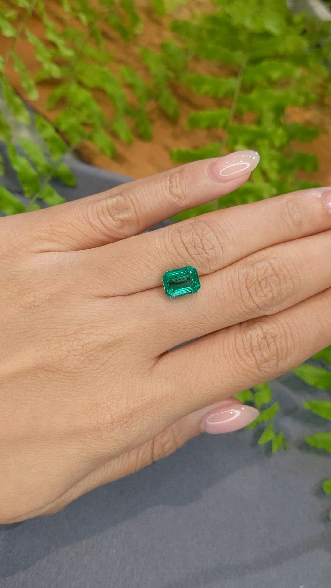 2.64 Ct. Emerald from Zambia Size Video