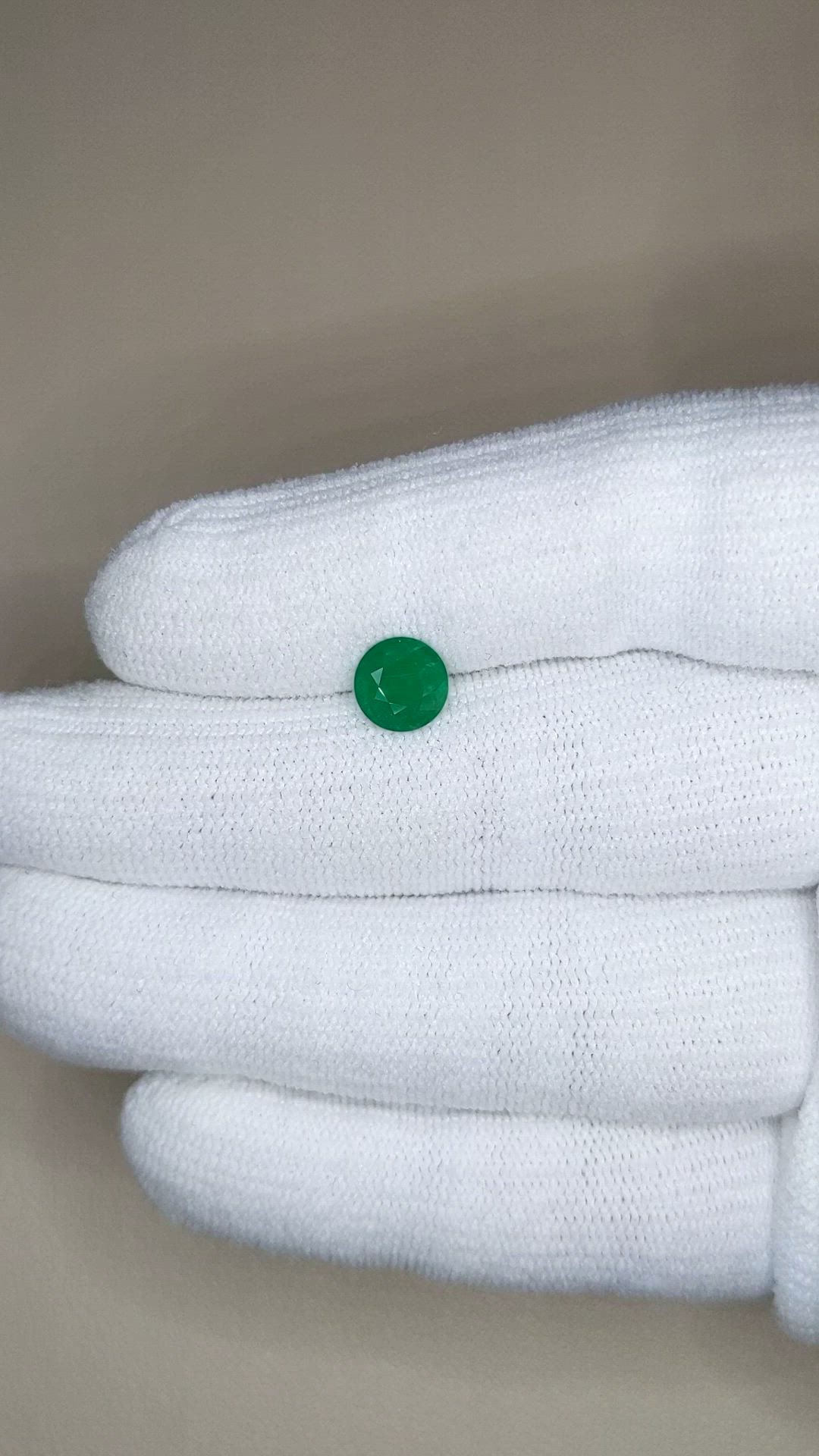 1.02 Ct. Emerald from Zambia Size Video