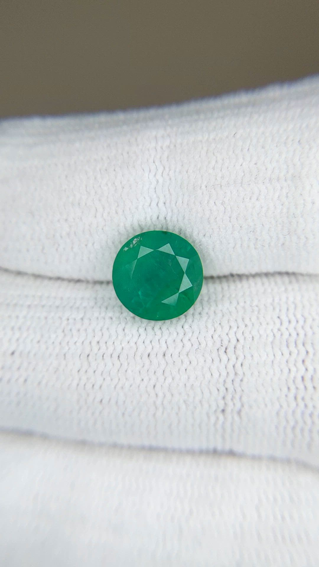 2.63 Ct. Emerald from Zambia Size Video