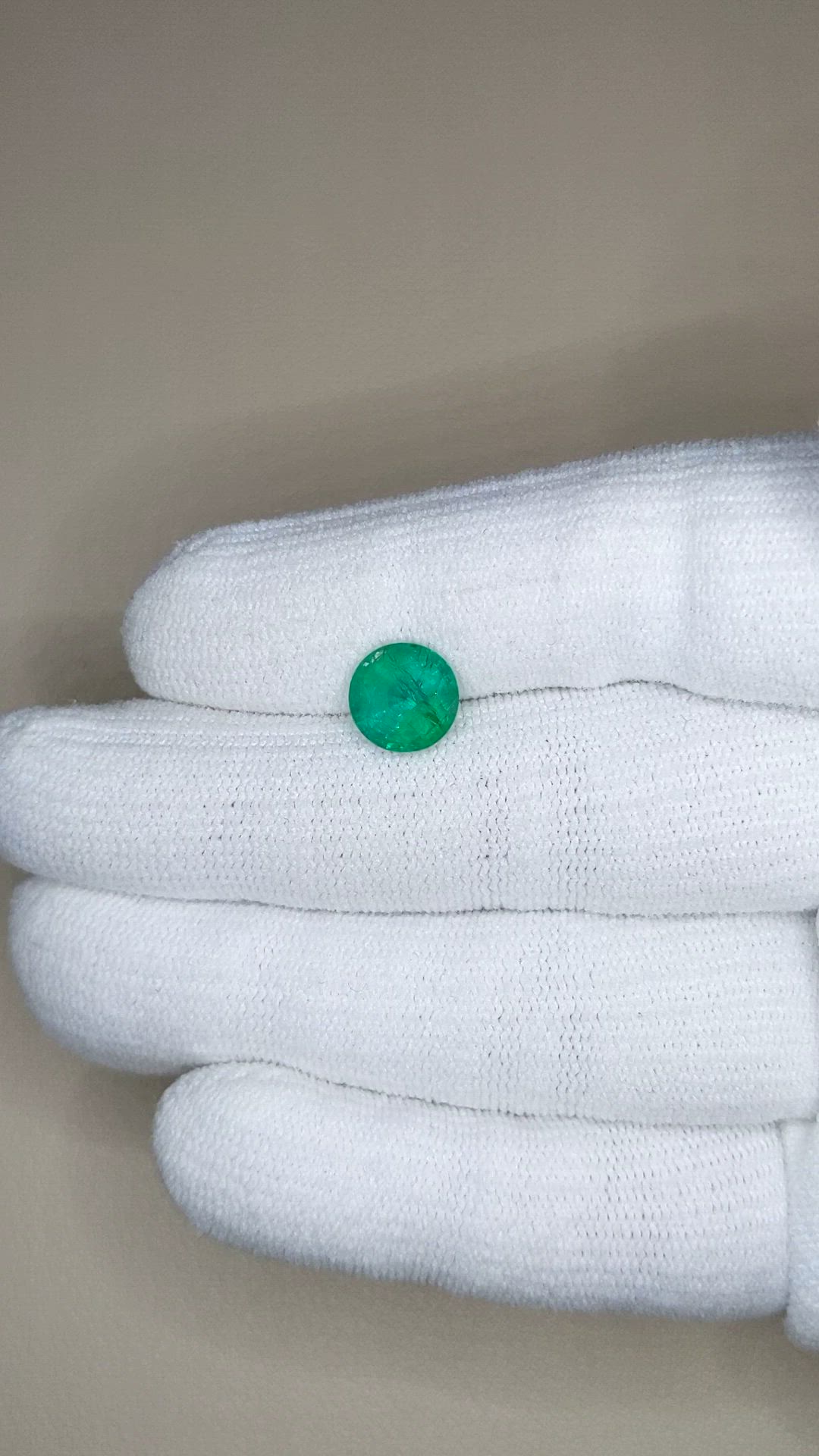 2.63 Ct. Emerald from Zambia Size Video